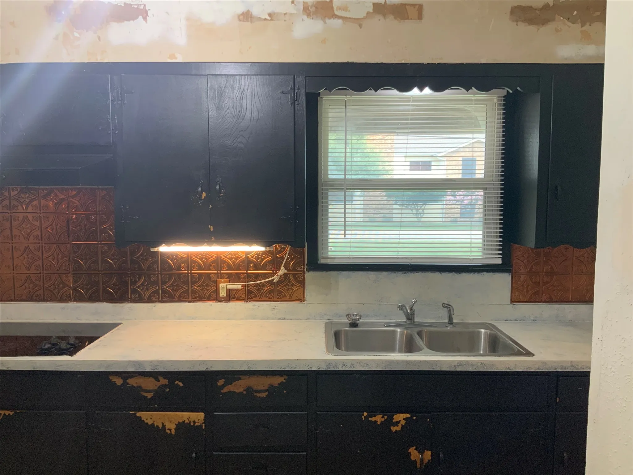 Single Family Residence For Sale in Ellis County , 1421 N 9th Street, Midlothian, Texas 76065, 3 Bedroom, 2 Bathroom, 2 Garage spaces, 1,177 Sqft, built in 1960, mls#21313557, Real Estate Agent in Midlothian, Homes For Sale in Ellis county, Homes For Sale in Midlothian, Realtor in Midlothian Texas, Real Estate Brokerage Independent Realty Texas, Luminita Cordes Realtor