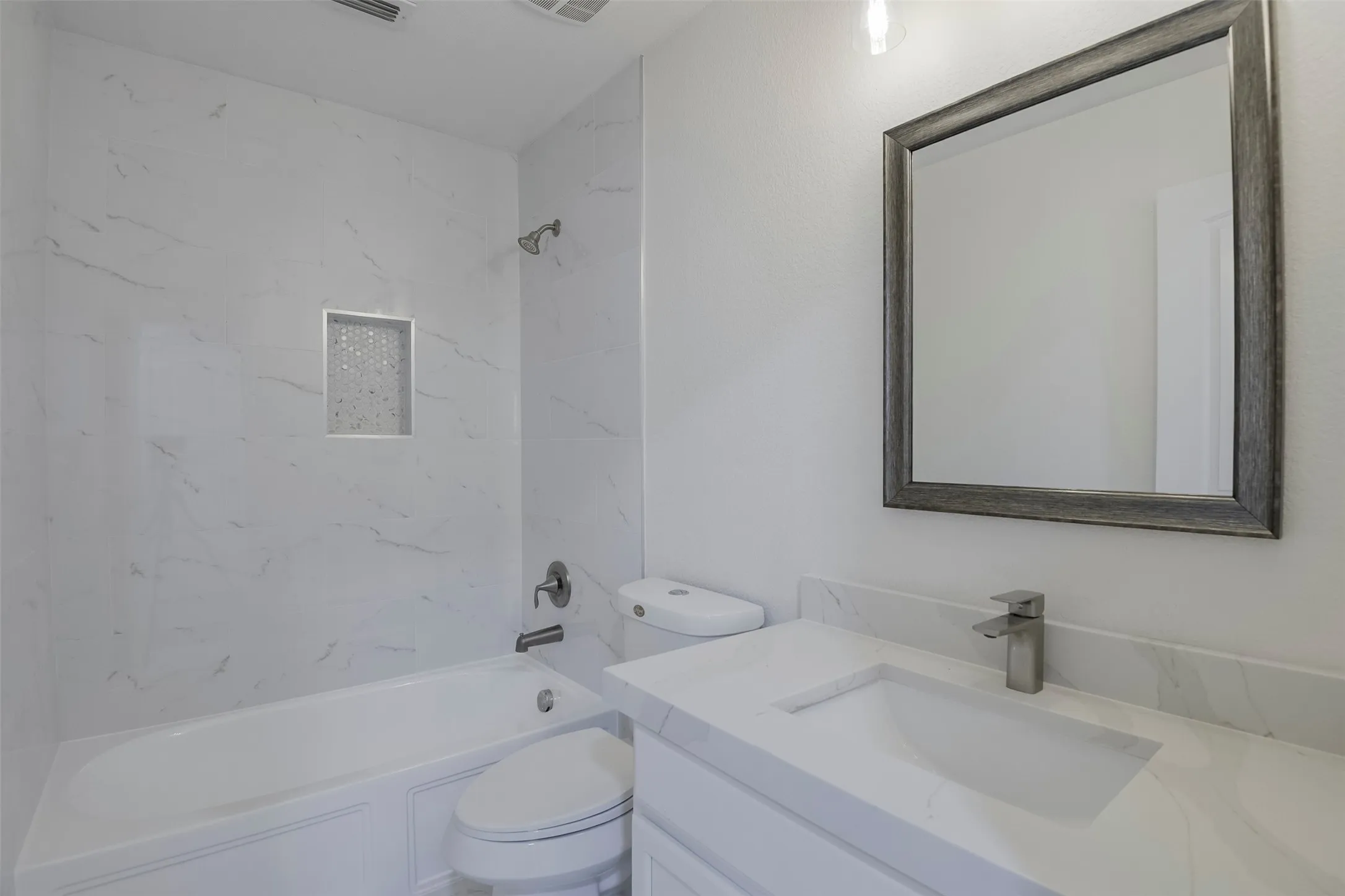 Single Family Residence For Sale in Tarrant County , 2828 Houston Wood Drive, Fort Worth, Texas 76244, 4 Bedroom, 2 Bathroom, 2 Garage spaces, 1,538 Sqft, built in 2012, mls#21311235, Real Estate Agent in Fort Worth, Homes For Sale in Tarrant county, Homes For Sale in Fort Worth, Realtor in Fort Worth Texas, Real Estate Brokerage Independent Realty Texas, Luminita Cordes Realtor