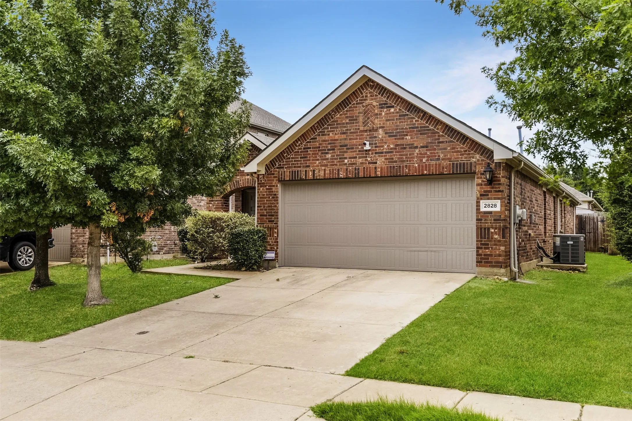 Single Family Residence For Sale in Tarrant County , 2828 Houston Wood Drive, Fort Worth, Texas 76244, 4 Bedroom, 2 Bathroom, 2 Garage spaces, 1,538 Sqft, built in 2012, mls#21311235, Real Estate Agent in Fort Worth, Homes For Sale in Tarrant county, Homes For Sale in Fort Worth, Realtor in Fort Worth Texas, Real Estate Brokerage Independent Realty Texas, Luminita Cordes Realtor