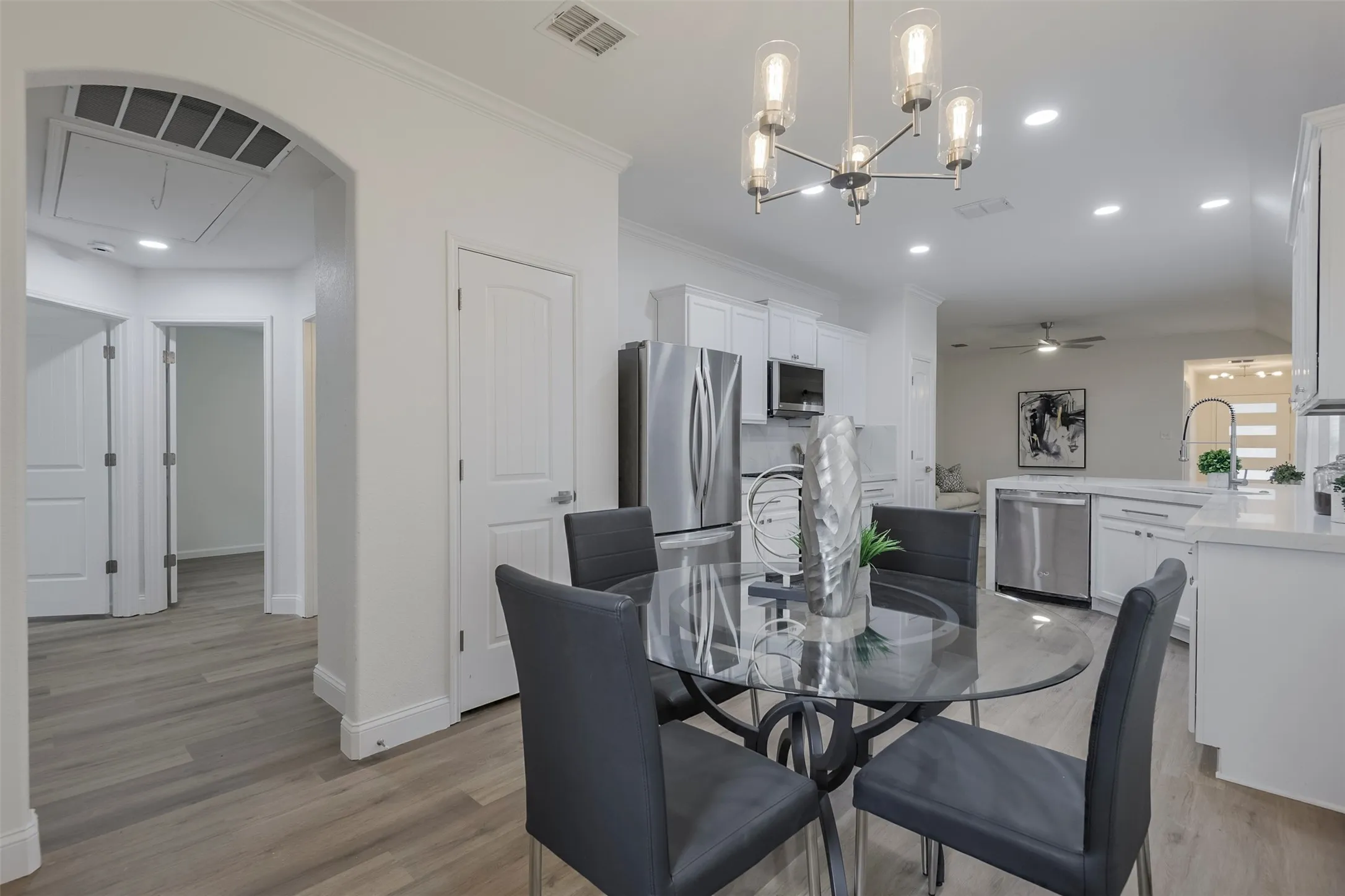 Single Family Residence For Sale in Tarrant County , 2828 Houston Wood Drive, Fort Worth, Texas 76244, 4 Bedroom, 2 Bathroom, 2 Garage spaces, 1,538 Sqft, built in 2012, mls#21311235, Real Estate Agent in Fort Worth, Homes For Sale in Tarrant county, Homes For Sale in Fort Worth, Realtor in Fort Worth Texas, Real Estate Brokerage Independent Realty Texas, Luminita Cordes Realtor