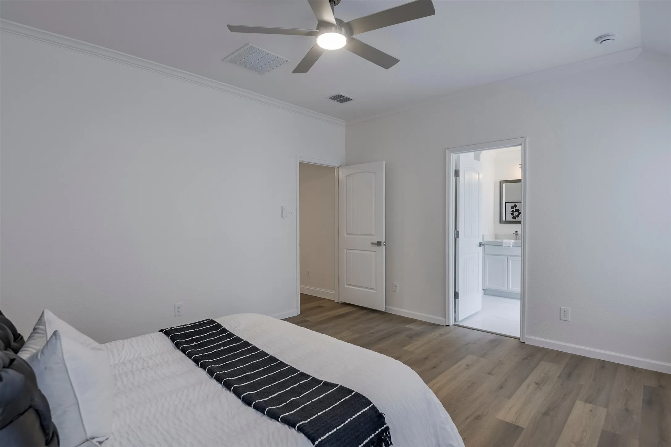 Single Family Residence For Sale in Tarrant County , 2828 Houston Wood Drive, Fort Worth, Texas 76244, 4 Bedroom, 2 Bathroom, 2 Garage spaces, 1,538 Sqft, built in 2012, mls#21311235, Real Estate Agent in Fort Worth, Homes For Sale in Tarrant county, Homes For Sale in Fort Worth, Realtor in Fort Worth Texas, Real Estate Brokerage Independent Realty Texas, Luminita Cordes Realtor
