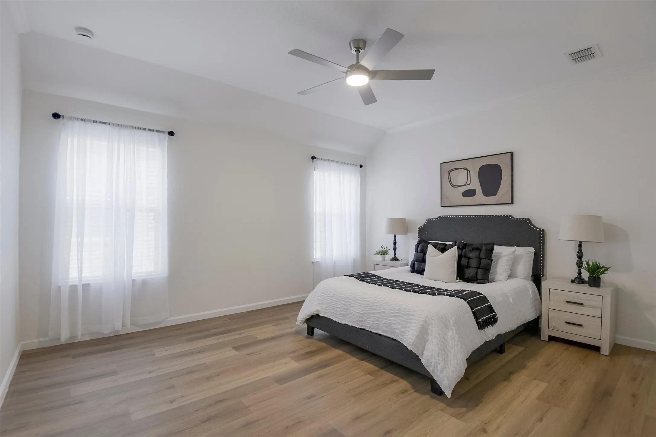 Single Family Residence For Sale in Tarrant County , 2828 Houston Wood Drive, Fort Worth, Texas 76244, 4 Bedroom, 2 Bathroom, 2 Garage spaces, 1,538 Sqft, built in 2012, mls#21311235, Real Estate Agent in Fort Worth, Homes For Sale in Tarrant county, Homes For Sale in Fort Worth, Realtor in Fort Worth Texas, Real Estate Brokerage Independent Realty Texas, Luminita Cordes Realtor