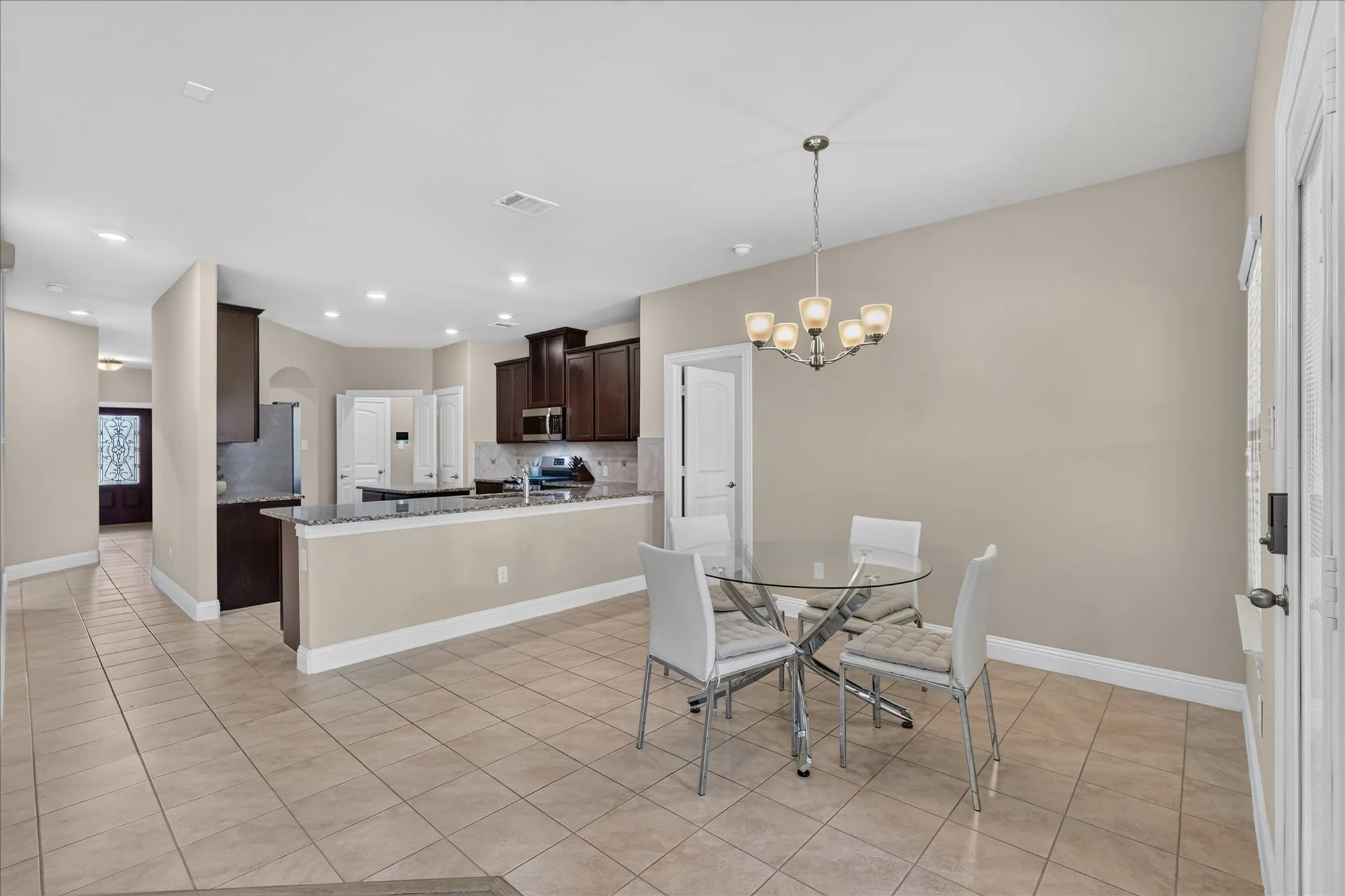 Single Family Residence For Sale in Denton County , 12613 Capri Drive, Frisco, Texas 75036, 3 Bedroom, 2 Bathroom, 2 Garage spaces, 1,882 Sqft, built in 2017, mls#21311574, Real Estate Agent in Frisco, Homes For Sale in Denton county, Homes For Sale in Frisco, Realtor in Frisco Texas, Real Estate Brokerage Independent Realty Texas, Luminita Cordes Realtor