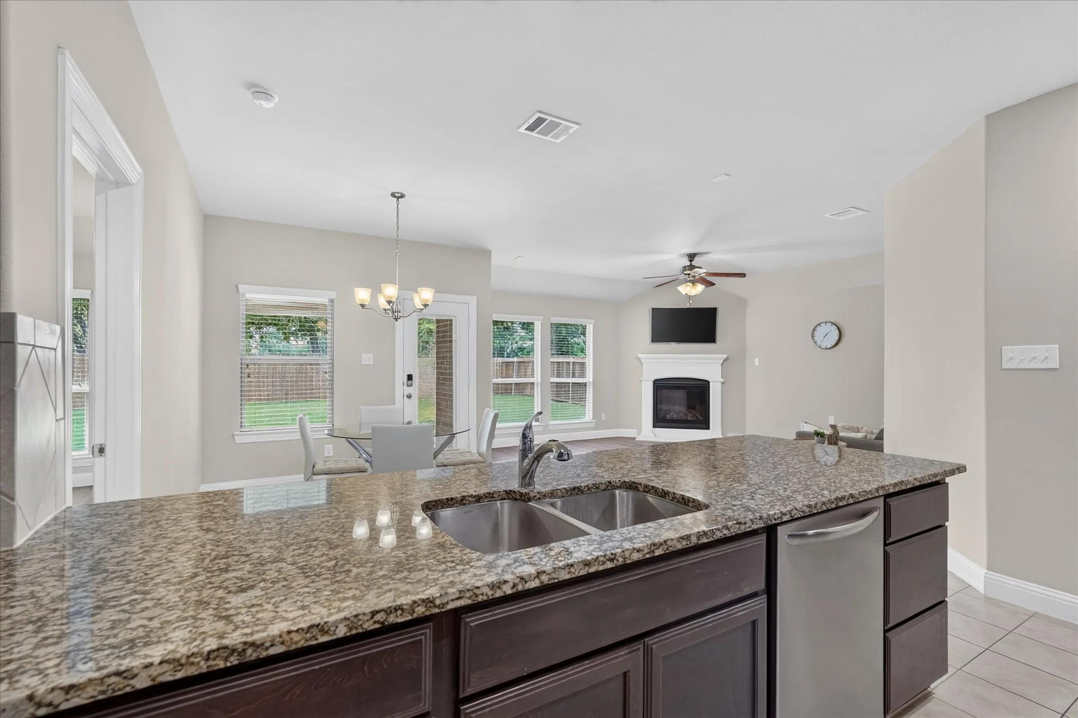 Single Family Residence For Sale in Denton County , 12613 Capri Drive, Frisco, Texas 75036, 3 Bedroom, 2 Bathroom, 2 Garage spaces, 1,882 Sqft, built in 2017, mls#21311574, Real Estate Agent in Frisco, Homes For Sale in Denton county, Homes For Sale in Frisco, Realtor in Frisco Texas, Real Estate Brokerage Independent Realty Texas, Luminita Cordes Realtor