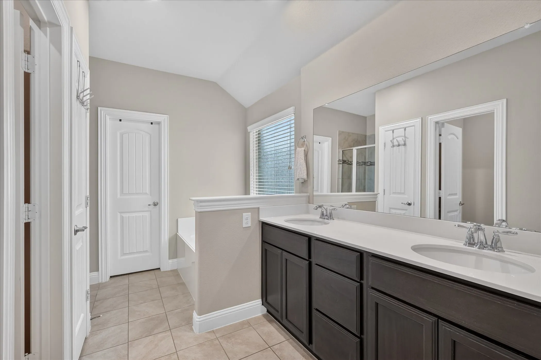 Single Family Residence For Sale in Denton County , 12613 Capri Drive, Frisco, Texas 75036, 3 Bedroom, 2 Bathroom, 2 Garage spaces, 1,882 Sqft, built in 2017, mls#21311574, Real Estate Agent in Frisco, Homes For Sale in Denton county, Homes For Sale in Frisco, Realtor in Frisco Texas, Real Estate Brokerage Independent Realty Texas, Luminita Cordes Realtor