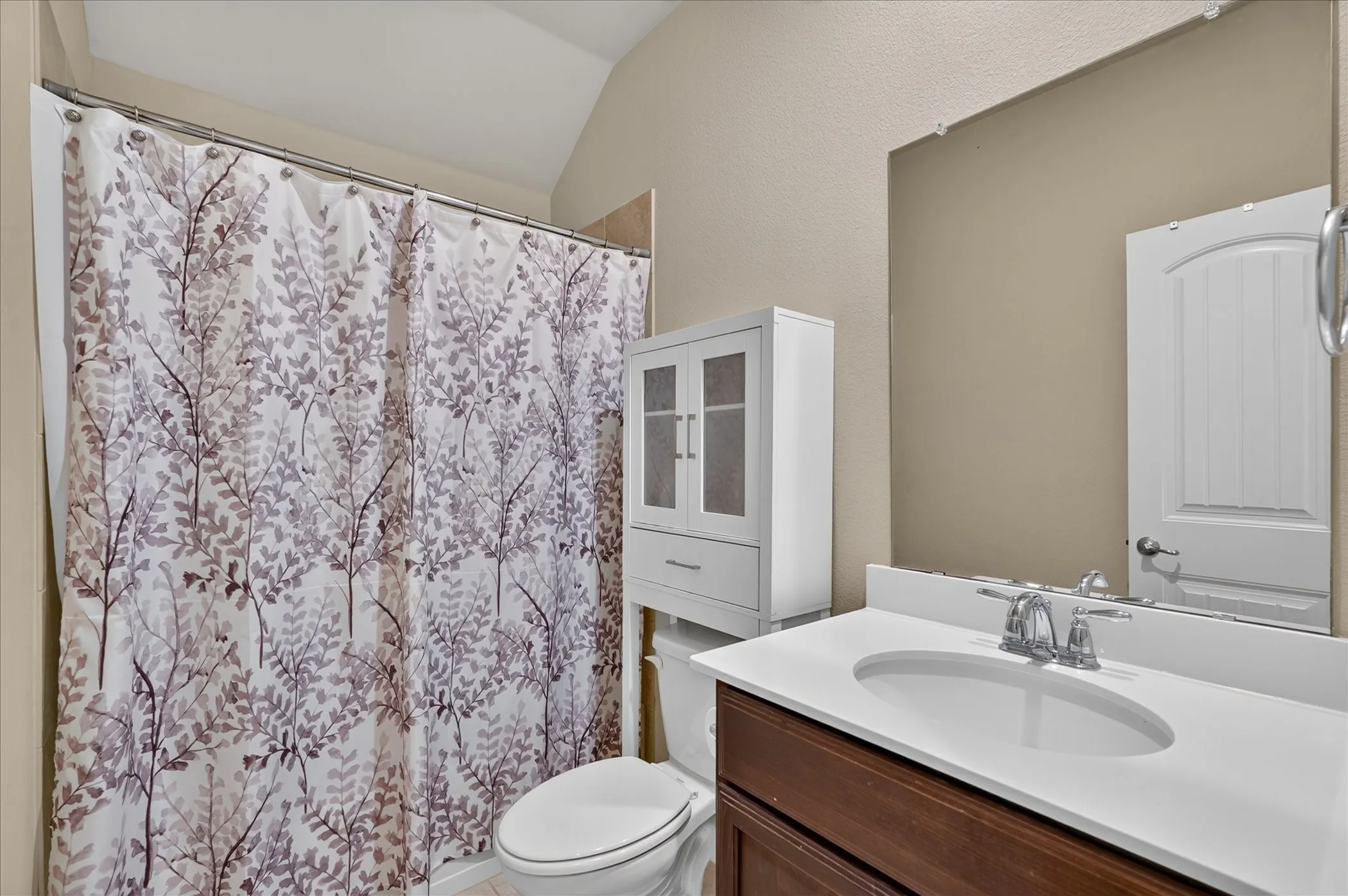 Single Family Residence For Sale in Denton County , 12613 Capri Drive, Frisco, Texas 75036, 3 Bedroom, 2 Bathroom, 2 Garage spaces, 1,882 Sqft, built in 2017, mls#21311574, Real Estate Agent in Frisco, Homes For Sale in Denton county, Homes For Sale in Frisco, Realtor in Frisco Texas, Real Estate Brokerage Independent Realty Texas, Luminita Cordes Realtor