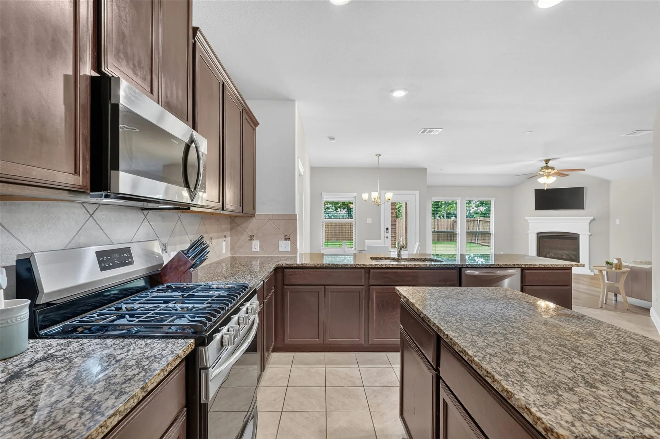 Single Family Residence For Sale in Denton County , 12613 Capri Drive, Frisco, Texas 75036, 3 Bedroom, 2 Bathroom, 2 Garage spaces, 1,882 Sqft, built in 2017, mls#21311574, Real Estate Agent in Frisco, Homes For Sale in Denton county, Homes For Sale in Frisco, Realtor in Frisco Texas, Real Estate Brokerage Independent Realty Texas, Luminita Cordes Realtor