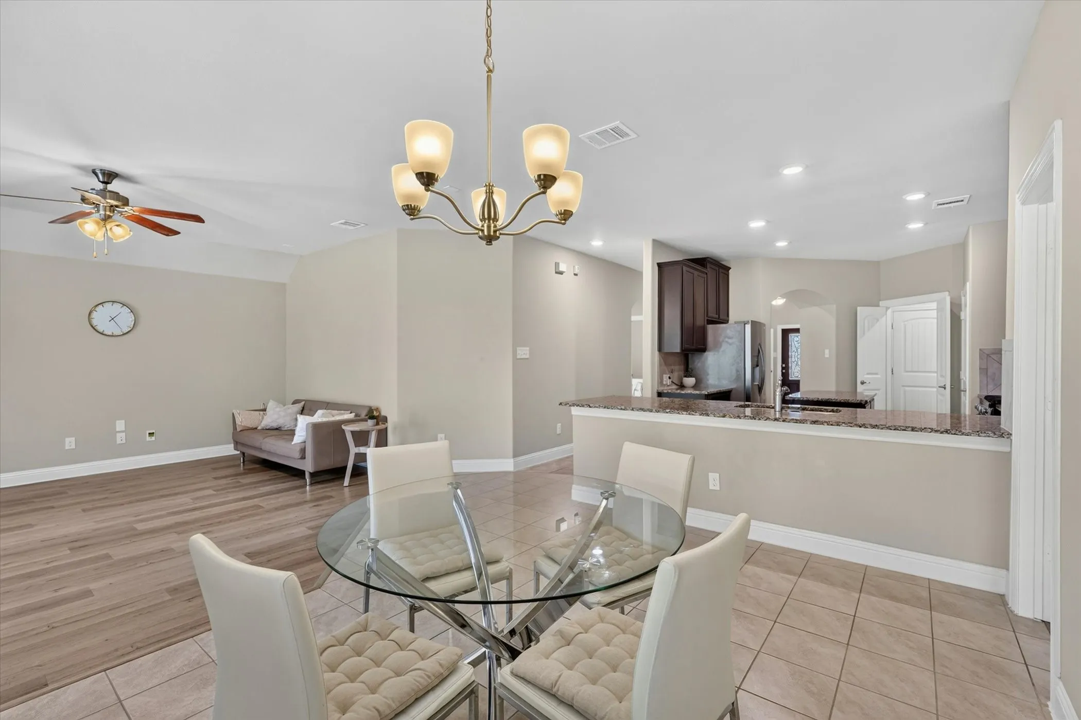 Single Family Residence For Sale in Denton County , 12613 Capri Drive, Frisco, Texas 75036, 3 Bedroom, 2 Bathroom, 2 Garage spaces, 1,882 Sqft, built in 2017, mls#21311574, Real Estate Agent in Frisco, Homes For Sale in Denton county, Homes For Sale in Frisco, Realtor in Frisco Texas, Real Estate Brokerage Independent Realty Texas, Luminita Cordes Realtor