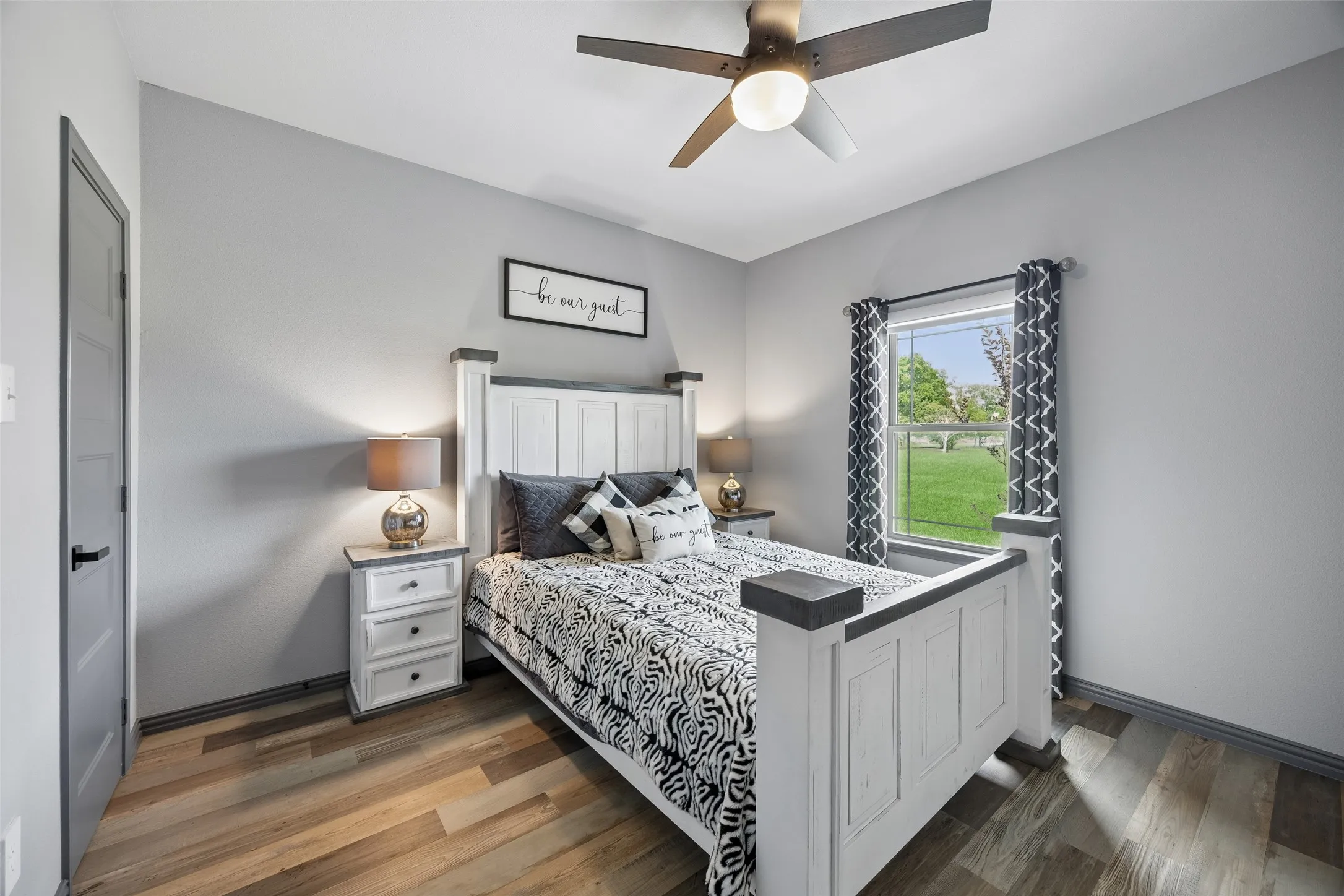 Single Family Residence For Sale in Kaufman County , 1000 Winding Wood Trail, Scurry, Texas 75158, 4 Bedroom, 3 Bathroom, 2 Garage spaces, 2,753 Sqft, built in 2021, mls#21308801, Real Estate Agent in Scurry, Homes For Sale in Kaufman county, Homes For Sale in Scurry, Realtor in Scurry Texas, Real Estate Brokerage Independent Realty Texas, Luminita Cordes Realtor