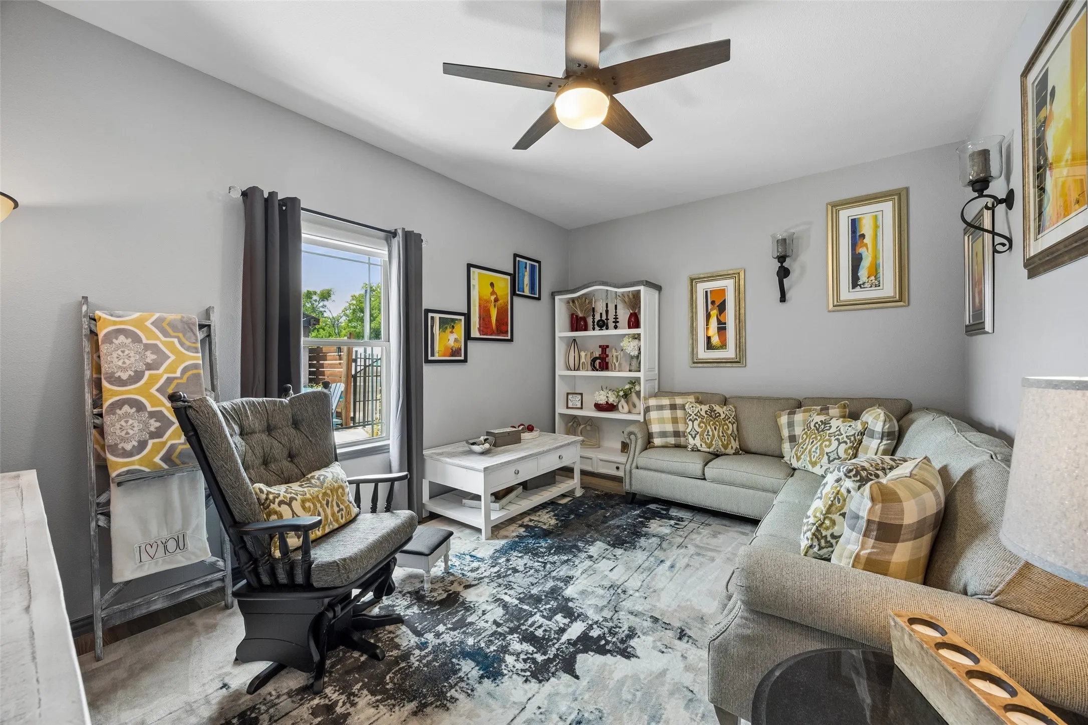 Single Family Residence For Sale in Kaufman County , 1000 Winding Wood Trail, Scurry, Texas 75158, 4 Bedroom, 3 Bathroom, 2 Garage spaces, 2,753 Sqft, built in 2021, mls#21308801, Real Estate Agent in Scurry, Homes For Sale in Kaufman county, Homes For Sale in Scurry, Realtor in Scurry Texas, Real Estate Brokerage Independent Realty Texas, Luminita Cordes Realtor