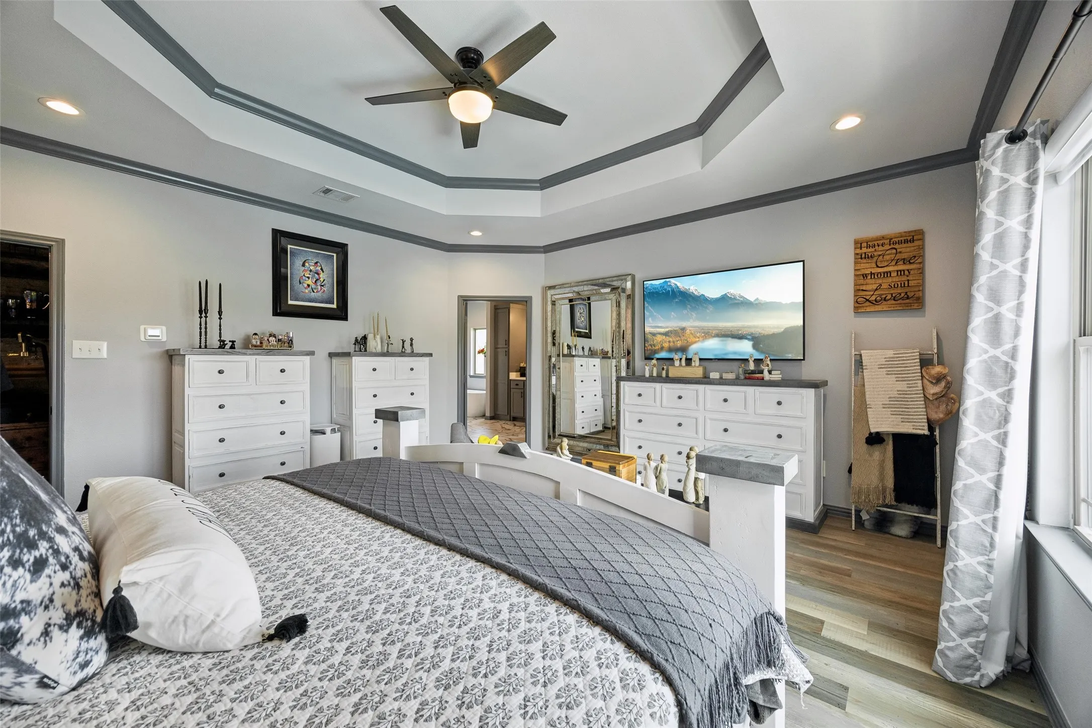 Single Family Residence For Sale in Kaufman County , 1000 Winding Wood Trail, Scurry, Texas 75158, 4 Bedroom, 3 Bathroom, 2 Garage spaces, 2,753 Sqft, built in 2021, mls#21308801, Real Estate Agent in Scurry, Homes For Sale in Kaufman county, Homes For Sale in Scurry, Realtor in Scurry Texas, Real Estate Brokerage Independent Realty Texas, Luminita Cordes Realtor