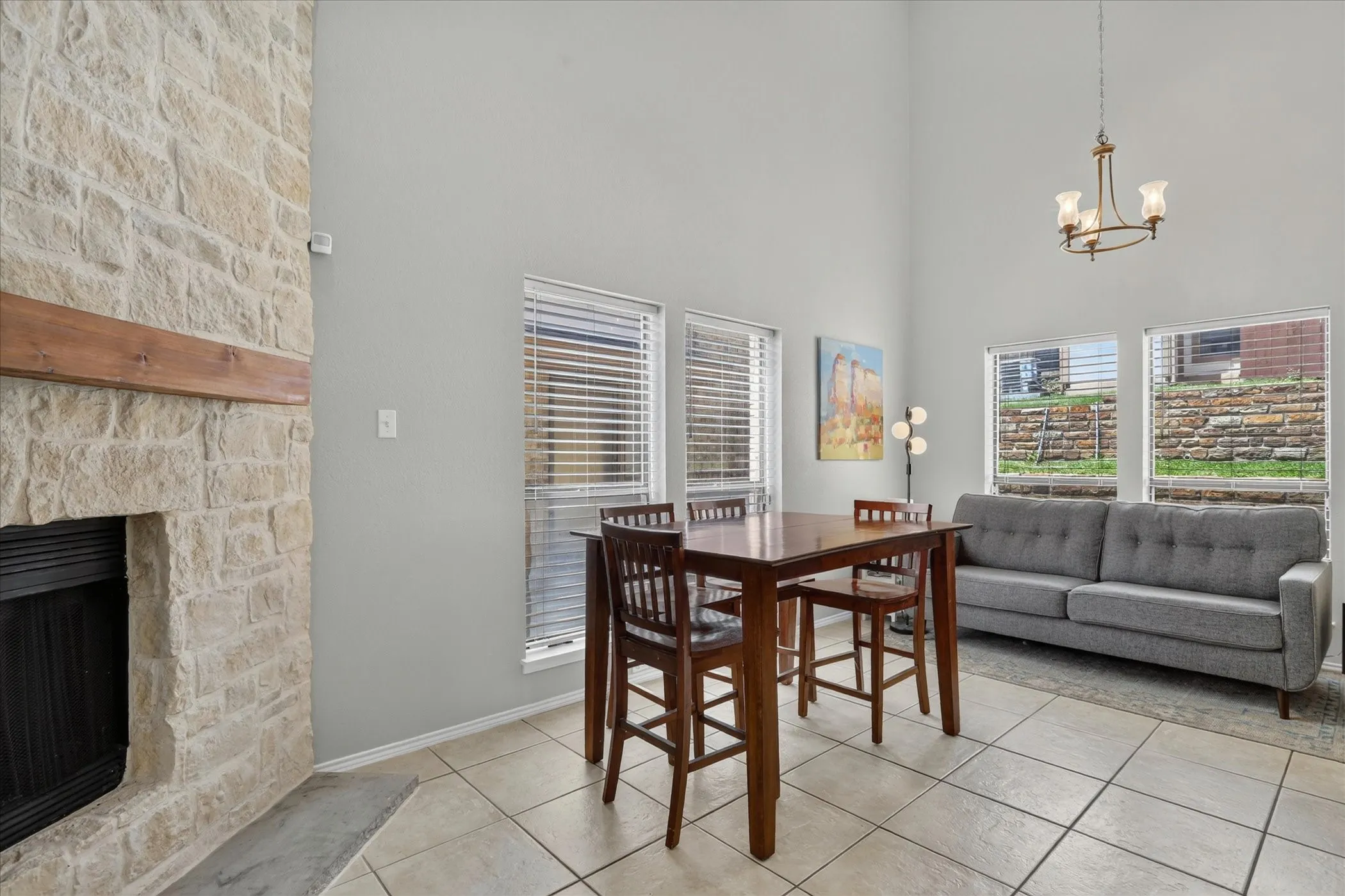 Townhouse For Sale in Tarrant County , 4 Cedar Lane, Bedford, Texas 76021, 2 Bedroom, 2 Bathroom, 2 Garage spaces, 1,609 Sqft, built in 1984, mls#21312976, Real Estate Agent in Bedford, Homes For Sale in Tarrant county, Homes For Sale in Bedford, Realtor in Bedford Texas, Real Estate Brokerage Independent Realty Texas, Luminita Cordes Realtor