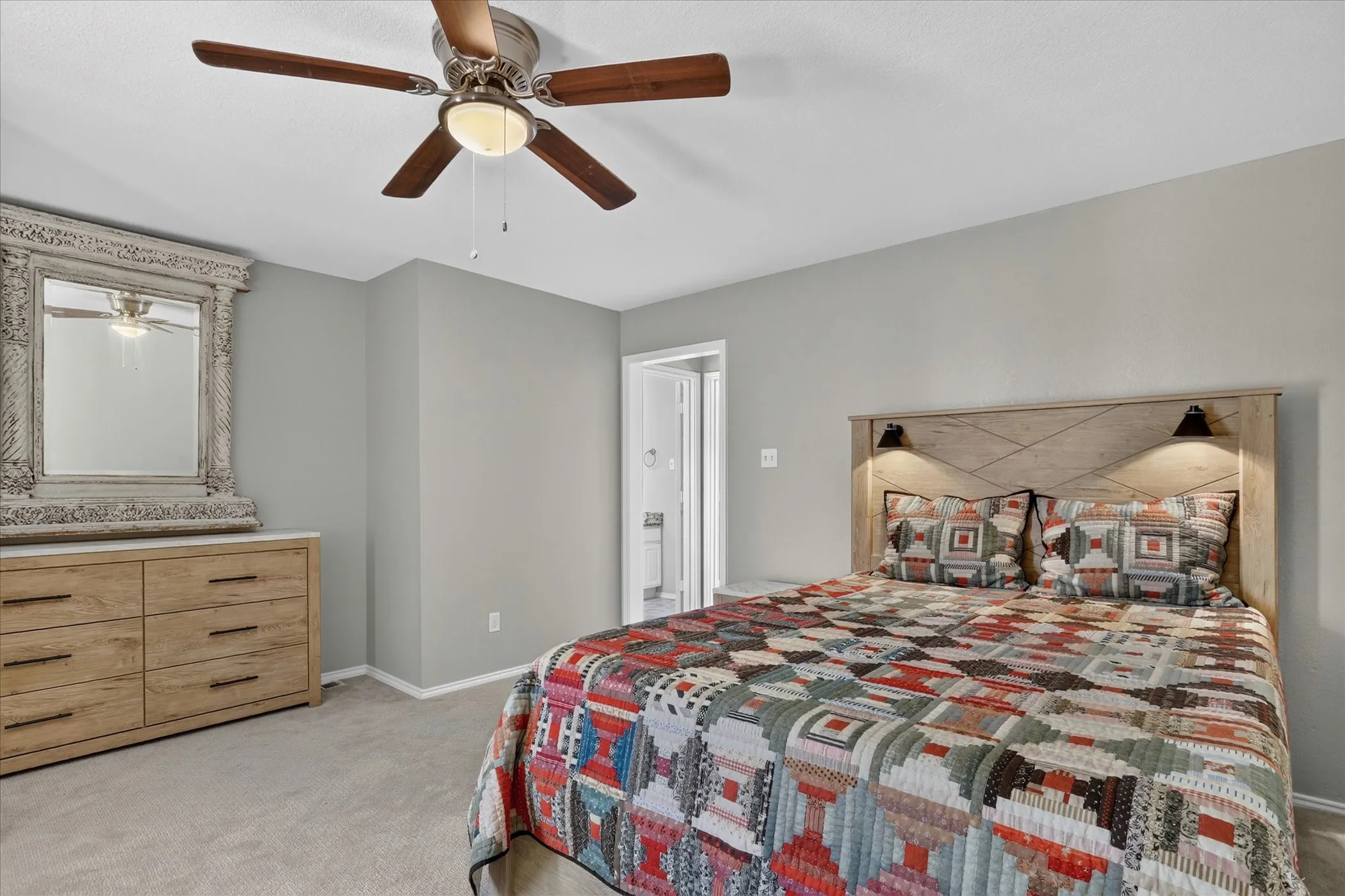 Townhouse For Sale in Tarrant County , 4 Cedar Lane, Bedford, Texas 76021, 2 Bedroom, 2 Bathroom, 2 Garage spaces, 1,609 Sqft, built in 1984, mls#21312976, Real Estate Agent in Bedford, Homes For Sale in Tarrant county, Homes For Sale in Bedford, Realtor in Bedford Texas, Real Estate Brokerage Independent Realty Texas, Luminita Cordes Realtor