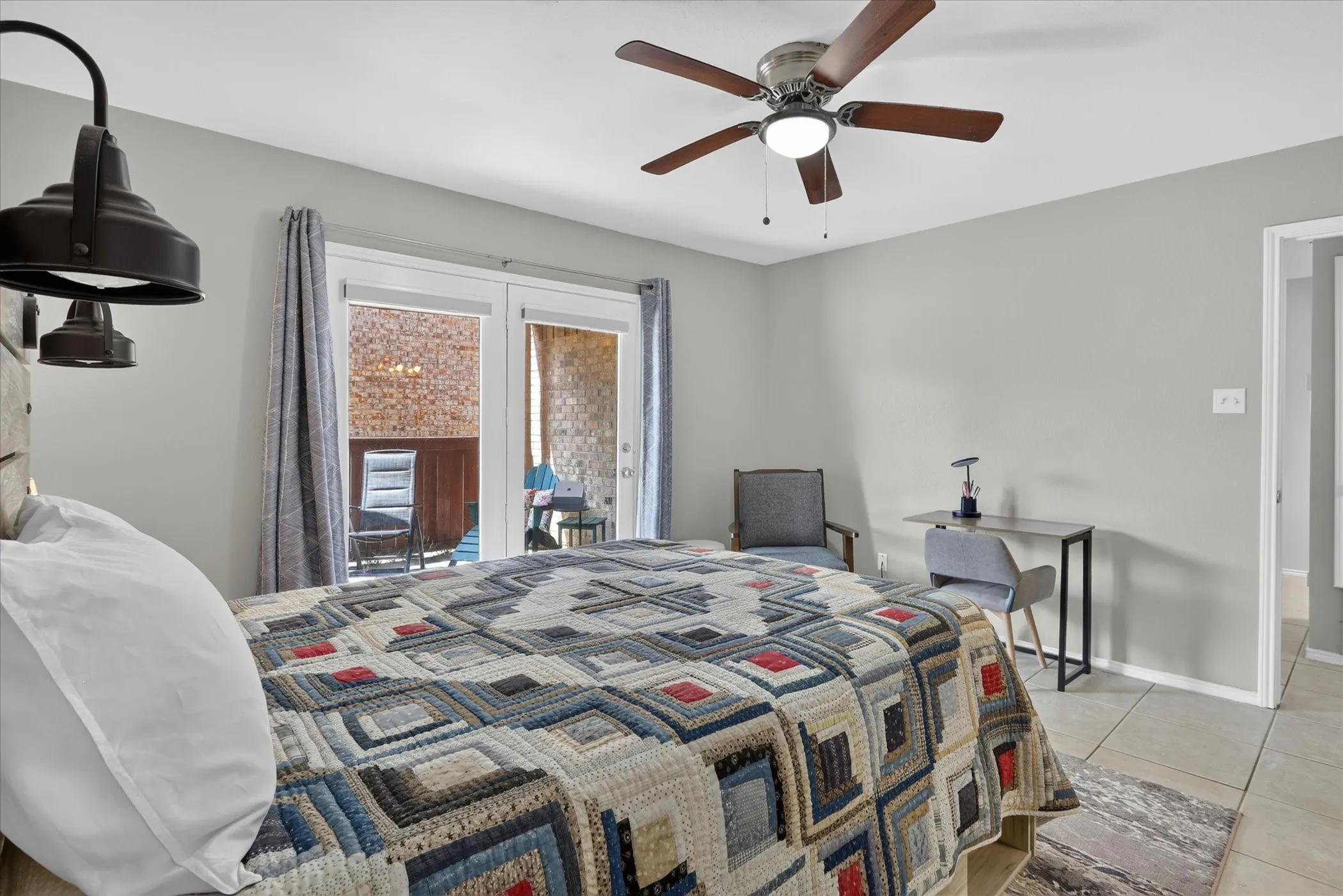 Townhouse For Sale in Tarrant County , 4 Cedar Lane, Bedford, Texas 76021, 2 Bedroom, 2 Bathroom, 2 Garage spaces, 1,609 Sqft, built in 1984, mls#21312976, Real Estate Agent in Bedford, Homes For Sale in Tarrant county, Homes For Sale in Bedford, Realtor in Bedford Texas, Real Estate Brokerage Independent Realty Texas, Luminita Cordes Realtor