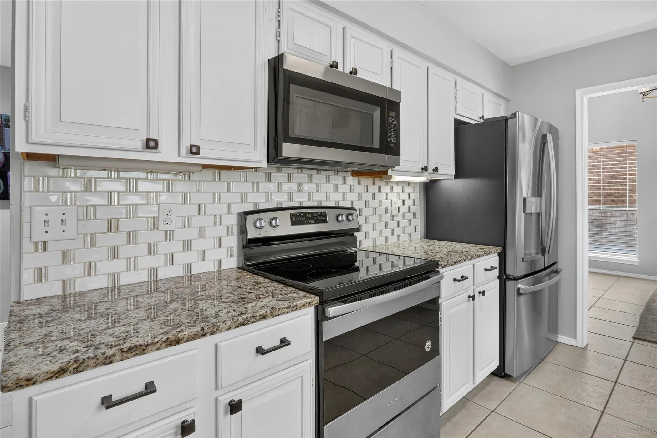 Townhouse For Sale in Tarrant County , 4 Cedar Lane, Bedford, Texas 76021, 2 Bedroom, 2 Bathroom, 2 Garage spaces, 1,609 Sqft, built in 1984, mls#21312976, Real Estate Agent in Bedford, Homes For Sale in Tarrant county, Homes For Sale in Bedford, Realtor in Bedford Texas, Real Estate Brokerage Independent Realty Texas, Luminita Cordes Realtor