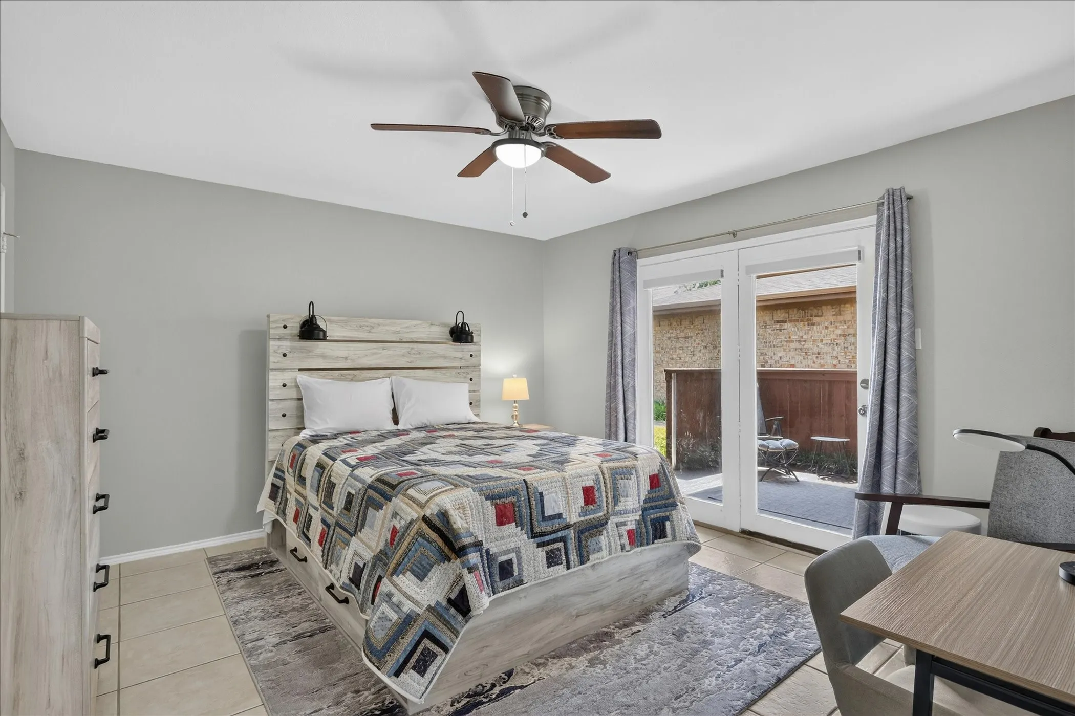 Townhouse For Sale in Tarrant County , 4 Cedar Lane, Bedford, Texas 76021, 2 Bedroom, 2 Bathroom, 2 Garage spaces, 1,609 Sqft, built in 1984, mls#21312976, Real Estate Agent in Bedford, Homes For Sale in Tarrant county, Homes For Sale in Bedford, Realtor in Bedford Texas, Real Estate Brokerage Independent Realty Texas, Luminita Cordes Realtor