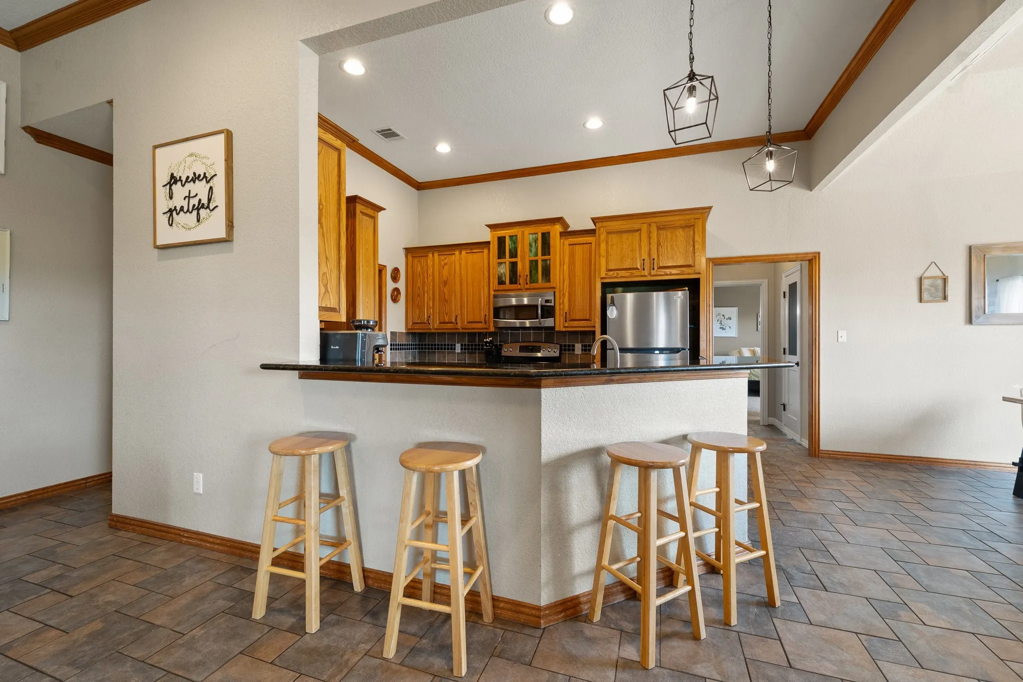 Single Family Residence For Sale in Johnson County , 2211 Nottaway Drive, Cleburne, Texas 76033, 3 Bedroom, 2 Bathroom, 3 Garage spaces, 2,616 Sqft, built in 2007, mls#21312973, Real Estate Agent in Cleburne, Homes For Sale in Johnson county, Homes For Sale in Cleburne, Realtor in Cleburne Texas, Real Estate Brokerage Independent Realty Texas, Luminita Cordes Realtor