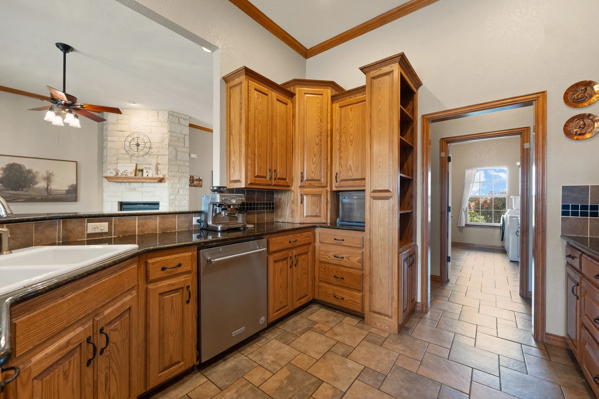 Single Family Residence For Sale in Johnson County , 2211 Nottaway Drive, Cleburne, Texas 76033, 3 Bedroom, 2 Bathroom, 3 Garage spaces, 2,616 Sqft, built in 2007, mls#21312973, Real Estate Agent in Cleburne, Homes For Sale in Johnson county, Homes For Sale in Cleburne, Realtor in Cleburne Texas, Real Estate Brokerage Independent Realty Texas, Luminita Cordes Realtor