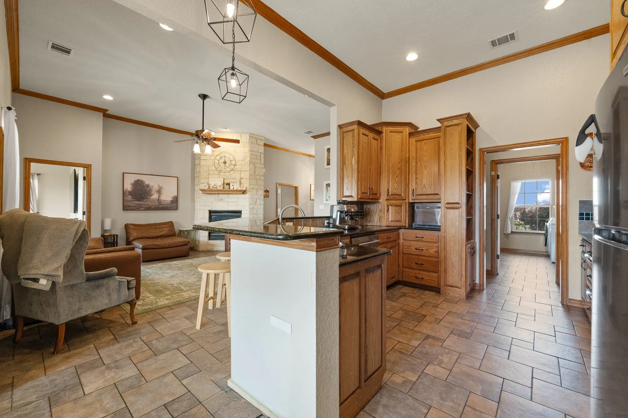 Single Family Residence For Sale in Johnson County , 2211 Nottaway Drive, Cleburne, Texas 76033, 3 Bedroom, 2 Bathroom, 3 Garage spaces, 2,616 Sqft, built in 2007, mls#21312973, Real Estate Agent in Cleburne, Homes For Sale in Johnson county, Homes For Sale in Cleburne, Realtor in Cleburne Texas, Real Estate Brokerage Independent Realty Texas, Luminita Cordes Realtor