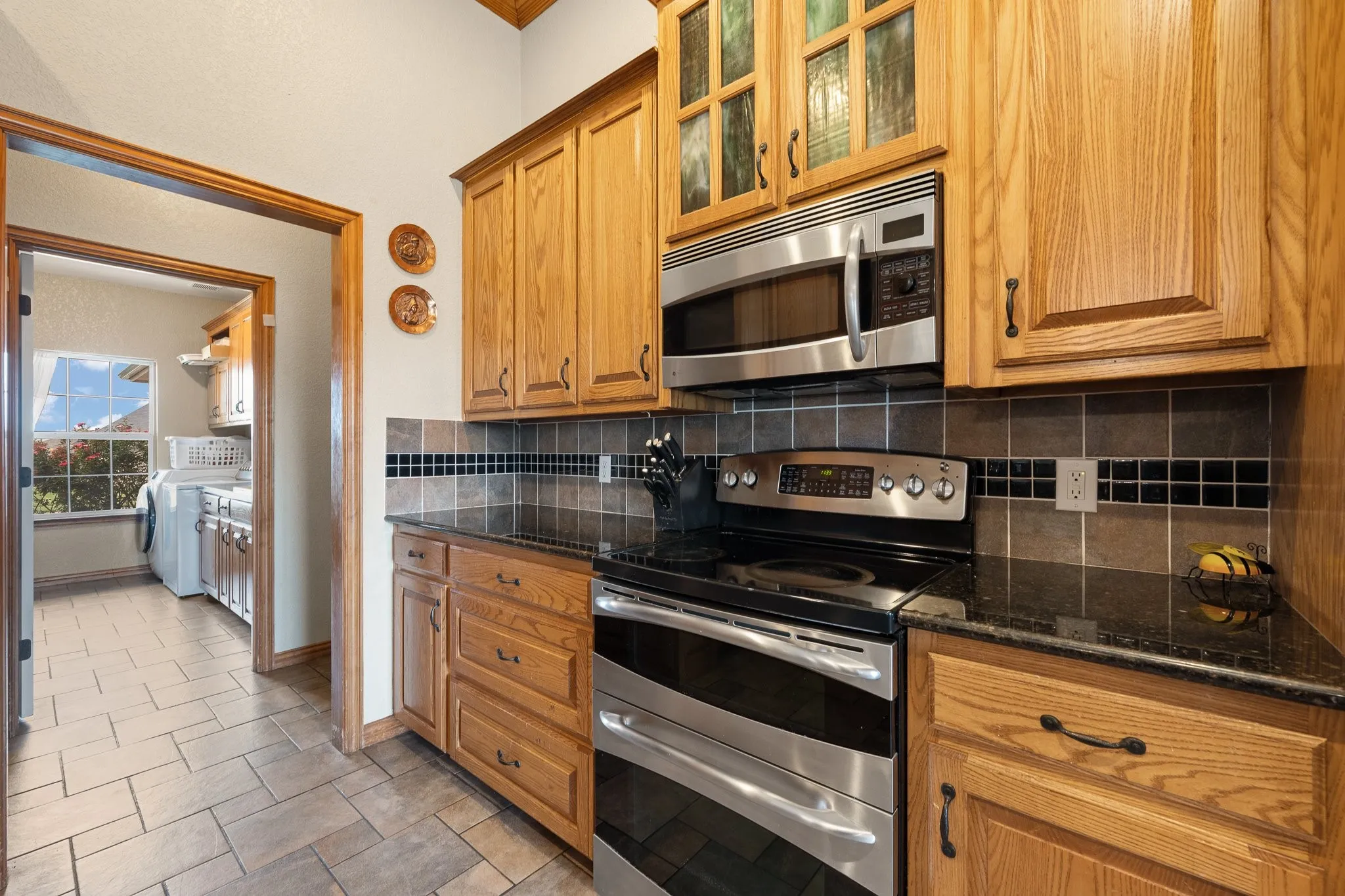 Single Family Residence For Sale in Johnson County , 2211 Nottaway Drive, Cleburne, Texas 76033, 3 Bedroom, 2 Bathroom, 3 Garage spaces, 2,616 Sqft, built in 2007, mls#21312973, Real Estate Agent in Cleburne, Homes For Sale in Johnson county, Homes For Sale in Cleburne, Realtor in Cleburne Texas, Real Estate Brokerage Independent Realty Texas, Luminita Cordes Realtor