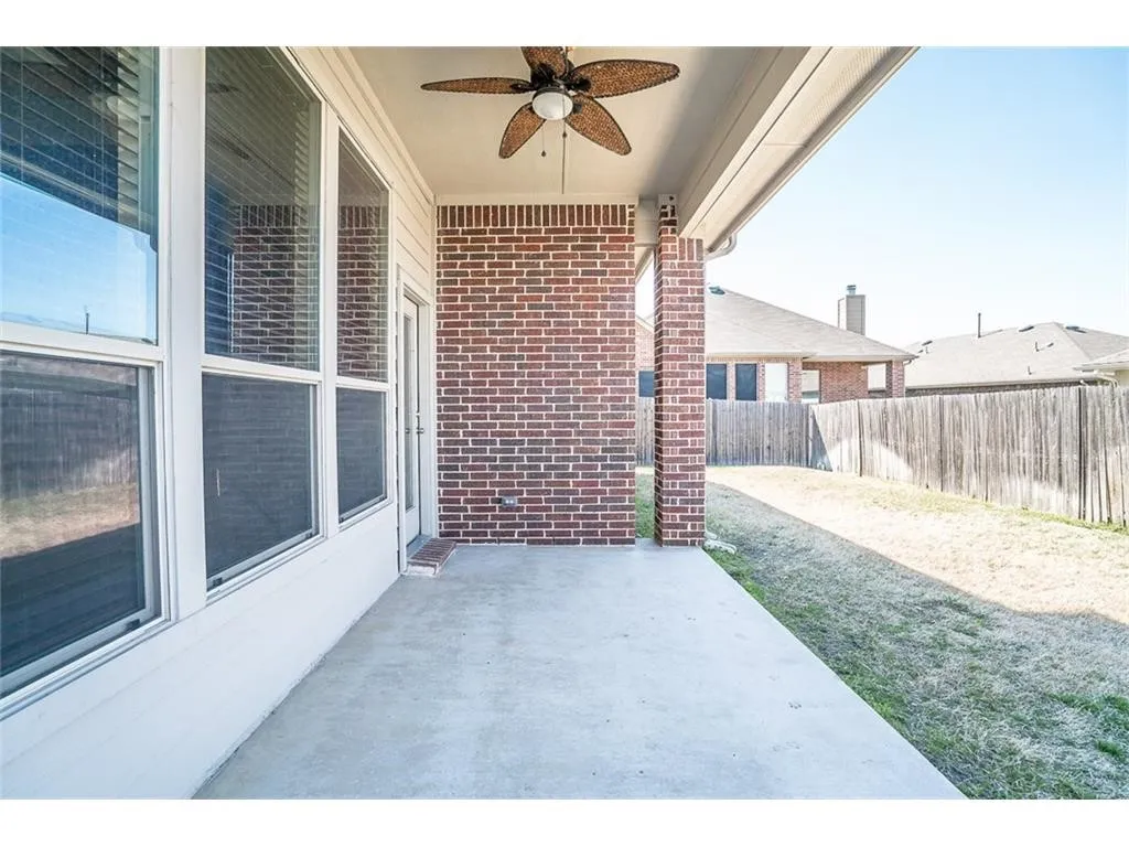 Single Family Residence For Rent in Denton County , 1405 Nightingale Drive, Aubrey, Texas 76227, 4 Bedroom, 2 Bathroom, 3 Garage spaces, 1,861 Sqft, built in 2011, mls#21313763, Real Estate Agent in Aubrey, Homes For Rent in Denton county, Homes For Rent in Aubrey, Realtor in Aubrey Texas, Real Estate Brokerage Independent Realty Texas, Luminita Cordes Realtor