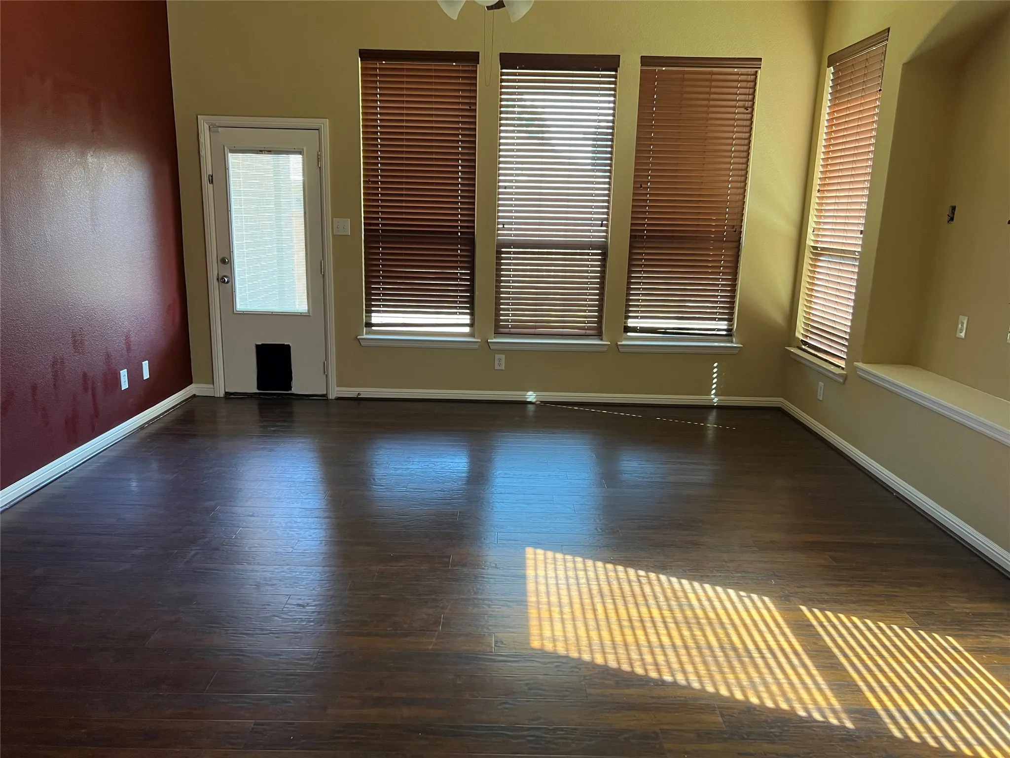 Single Family Residence For Rent in Denton County , 1405 Nightingale Drive, Aubrey, Texas 76227, 4 Bedroom, 2 Bathroom, 3 Garage spaces, 1,861 Sqft, built in 2011, mls#21313763, Real Estate Agent in Aubrey, Homes For Rent in Denton county, Homes For Rent in Aubrey, Realtor in Aubrey Texas, Real Estate Brokerage Independent Realty Texas, Luminita Cordes Realtor