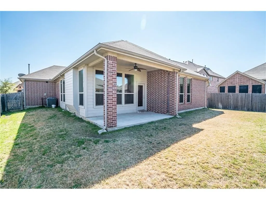 Single Family Residence For Rent in Denton County , 1405 Nightingale Drive, Aubrey, Texas 76227, 4 Bedroom, 2 Bathroom, 3 Garage spaces, 1,861 Sqft, built in 2011, mls#21313763, Real Estate Agent in Aubrey, Homes For Rent in Denton county, Homes For Rent in Aubrey, Realtor in Aubrey Texas, Real Estate Brokerage Independent Realty Texas, Luminita Cordes Realtor