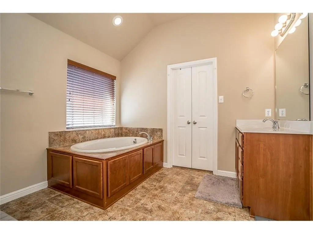 Single Family Residence For Rent in Denton County , 1405 Nightingale Drive, Aubrey, Texas 76227, 4 Bedroom, 2 Bathroom, 3 Garage spaces, 1,861 Sqft, built in 2011, mls#21313763, Real Estate Agent in Aubrey, Homes For Rent in Denton county, Homes For Rent in Aubrey, Realtor in Aubrey Texas, Real Estate Brokerage Independent Realty Texas, Luminita Cordes Realtor