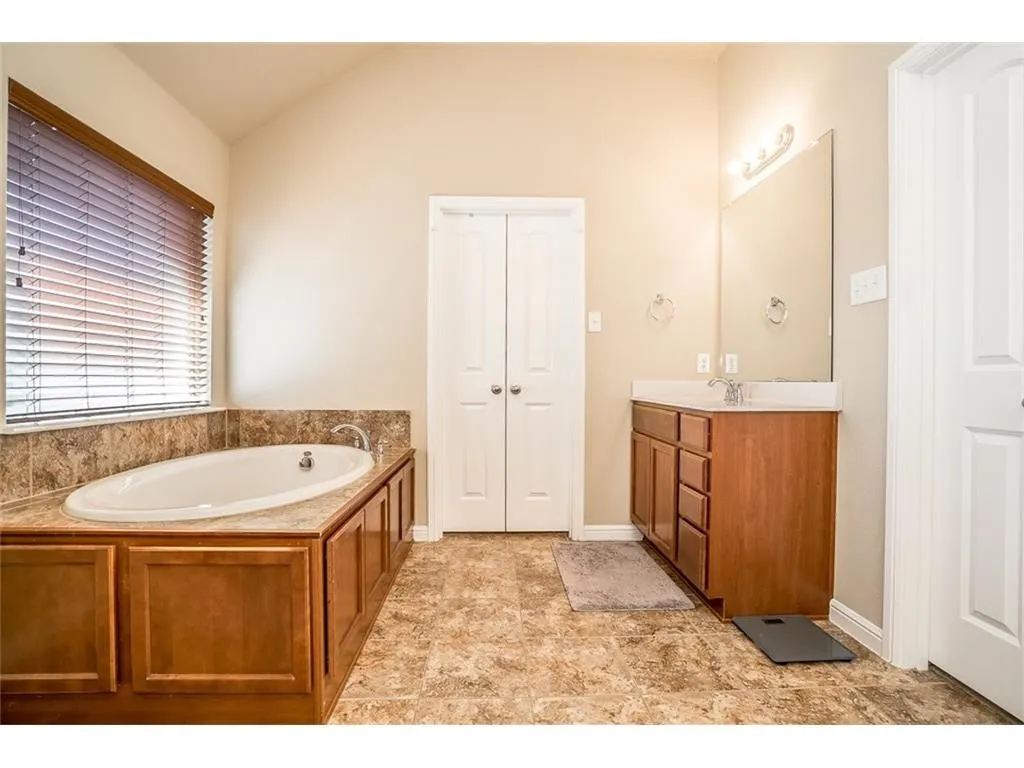 Single Family Residence For Rent in Denton County , 1405 Nightingale Drive, Aubrey, Texas 76227, 4 Bedroom, 2 Bathroom, 3 Garage spaces, 1,861 Sqft, built in 2011, mls#21313763, Real Estate Agent in Aubrey, Homes For Rent in Denton county, Homes For Rent in Aubrey, Realtor in Aubrey Texas, Real Estate Brokerage Independent Realty Texas, Luminita Cordes Realtor