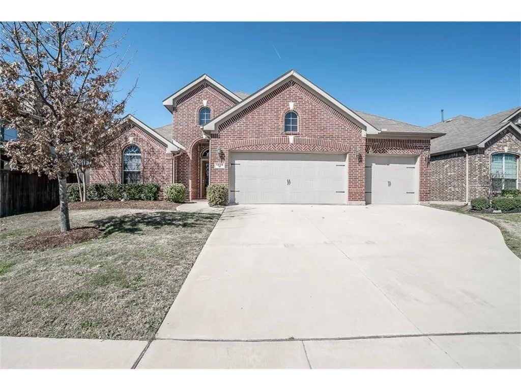 Single Family Residence For Rent in Denton County , 1405 Nightingale Drive, Aubrey, Texas 76227, 4 Bedroom, 2 Bathroom, 3 Garage spaces, 1,861 Sqft, built in 2011, mls#21313763, Real Estate Agent in Aubrey, Homes For Rent in Denton county, Homes For Rent in Aubrey, Realtor in Aubrey Texas, Real Estate Brokerage Independent Realty Texas, Luminita Cordes Realtor