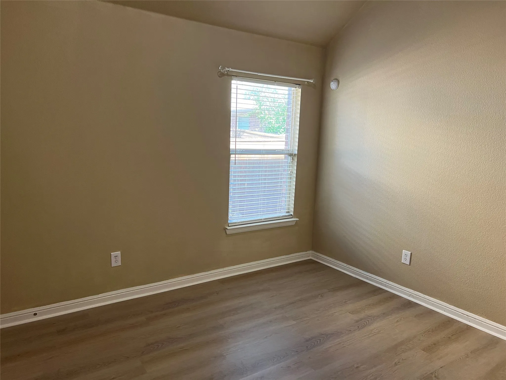 Single Family Residence For Rent in Denton County , 1405 Nightingale Drive, Aubrey, Texas 76227, 4 Bedroom, 2 Bathroom, 3 Garage spaces, 1,861 Sqft, built in 2011, mls#21313763, Real Estate Agent in Aubrey, Homes For Rent in Denton county, Homes For Rent in Aubrey, Realtor in Aubrey Texas, Real Estate Brokerage Independent Realty Texas, Luminita Cordes Realtor