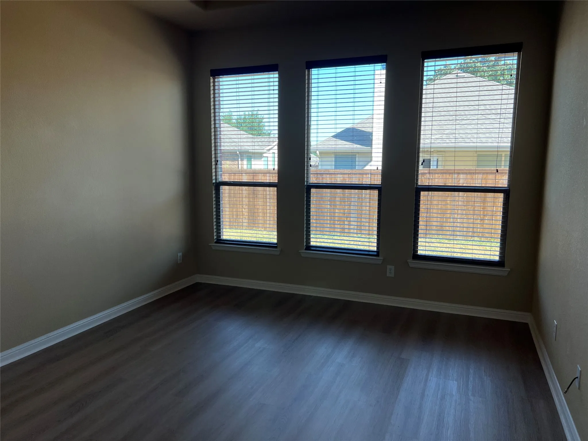Single Family Residence For Rent in Denton County , 1405 Nightingale Drive, Aubrey, Texas 76227, 4 Bedroom, 2 Bathroom, 3 Garage spaces, 1,861 Sqft, built in 2011, mls#21313763, Real Estate Agent in Aubrey, Homes For Rent in Denton county, Homes For Rent in Aubrey, Realtor in Aubrey Texas, Real Estate Brokerage Independent Realty Texas, Luminita Cordes Realtor