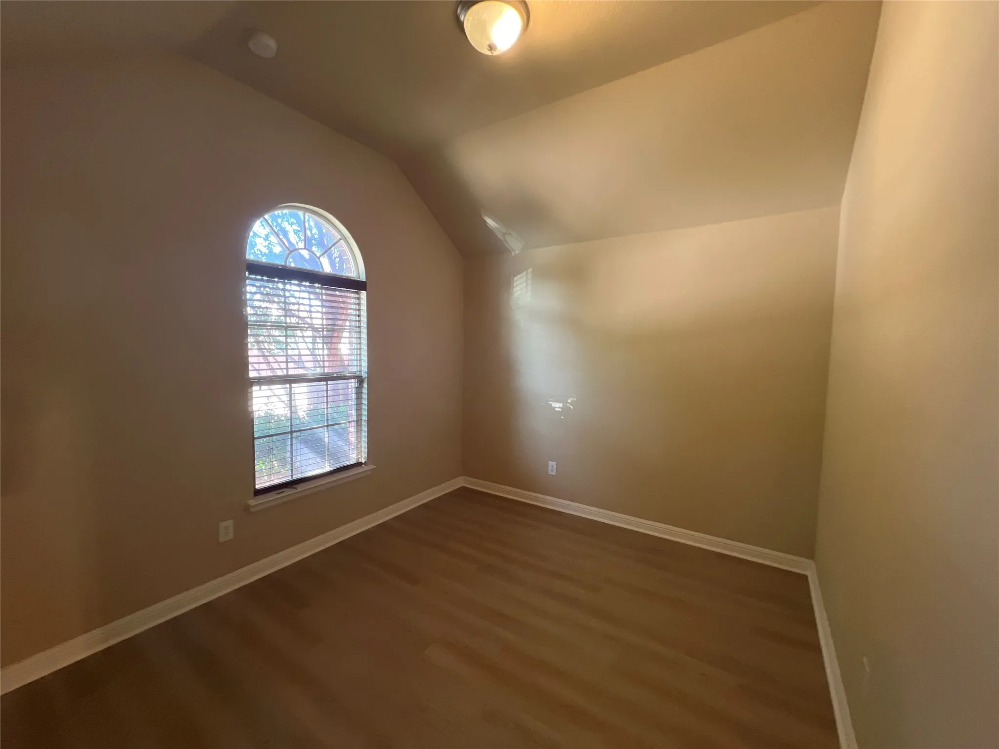 Single Family Residence For Rent in Denton County , 1405 Nightingale Drive, Aubrey, Texas 76227, 4 Bedroom, 2 Bathroom, 3 Garage spaces, 1,861 Sqft, built in 2011, mls#21313763, Real Estate Agent in Aubrey, Homes For Rent in Denton county, Homes For Rent in Aubrey, Realtor in Aubrey Texas, Real Estate Brokerage Independent Realty Texas, Luminita Cordes Realtor