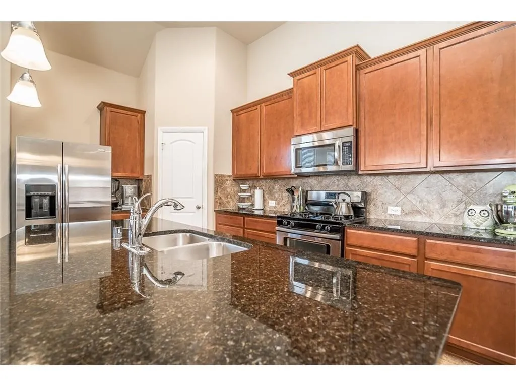 Single Family Residence For Rent in Denton County , 1405 Nightingale Drive, Aubrey, Texas 76227, 4 Bedroom, 2 Bathroom, 3 Garage spaces, 1,861 Sqft, built in 2011, mls#21313763, Real Estate Agent in Aubrey, Homes For Rent in Denton county, Homes For Rent in Aubrey, Realtor in Aubrey Texas, Real Estate Brokerage Independent Realty Texas, Luminita Cordes Realtor