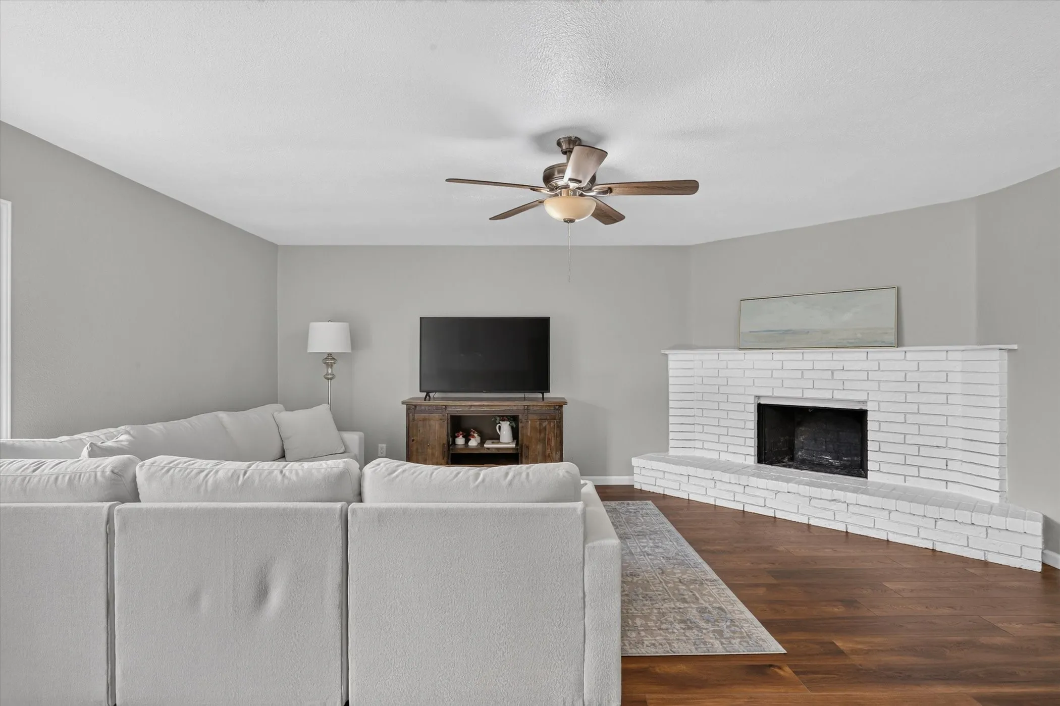 Single Family Residence For Sale in Dallas County , 1109 Coffeyville Trail, Grand Prairie, Texas 75052, 3 Bedroom, 2 Bathroom, 2 Garage spaces, 1,455 Sqft, built in 1980, mls#21311642, Real Estate Agent in Grand Prairie, Homes For Sale in Dallas county, Homes For Sale in Grand Prairie, Realtor in Grand Prairie Texas, Real Estate Brokerage Independent Realty Texas, Luminita Cordes Realtor