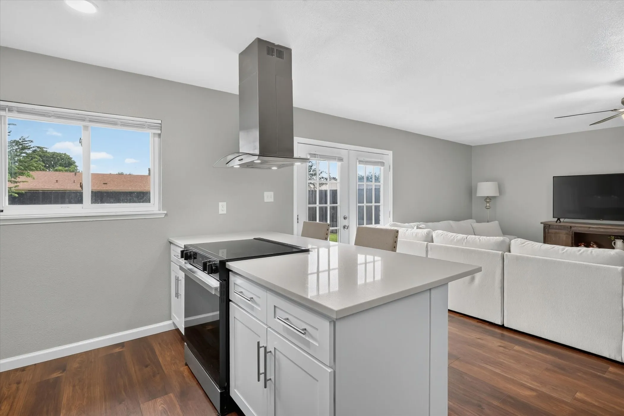 Single Family Residence For Sale in Dallas County , 1109 Coffeyville Trail, Grand Prairie, Texas 75052, 3 Bedroom, 2 Bathroom, 2 Garage spaces, 1,455 Sqft, built in 1980, mls#21311642, Real Estate Agent in Grand Prairie, Homes For Sale in Dallas county, Homes For Sale in Grand Prairie, Realtor in Grand Prairie Texas, Real Estate Brokerage Independent Realty Texas, Luminita Cordes Realtor
