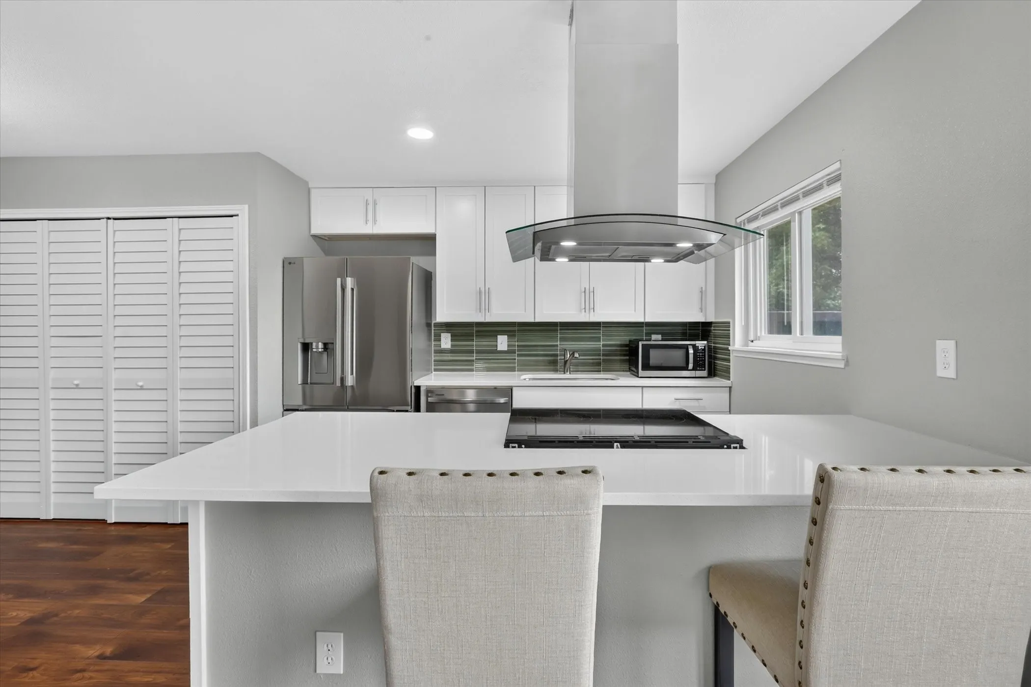 Single Family Residence For Sale in Dallas County , 1109 Coffeyville Trail, Grand Prairie, Texas 75052, 3 Bedroom, 2 Bathroom, 2 Garage spaces, 1,455 Sqft, built in 1980, mls#21311642, Real Estate Agent in Grand Prairie, Homes For Sale in Dallas county, Homes For Sale in Grand Prairie, Realtor in Grand Prairie Texas, Real Estate Brokerage Independent Realty Texas, Luminita Cordes Realtor