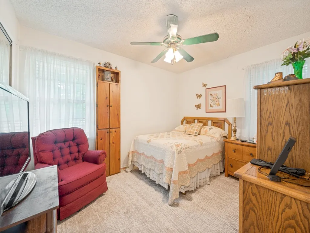 Single Family Residence For Sale in Dallas County , 1604 Pleasant Run Road, Carrollton, Texas 75006, 3 Bedroom, 1 Bathroom, 1 Garage spaces, 1,268 Sqft, built in 1961, mls#21313771, Real Estate Agent in Carrollton, Homes For Sale in Dallas county, Homes For Sale in Carrollton, Realtor in Carrollton Texas, Real Estate Brokerage Independent Realty Texas, Luminita Cordes Realtor