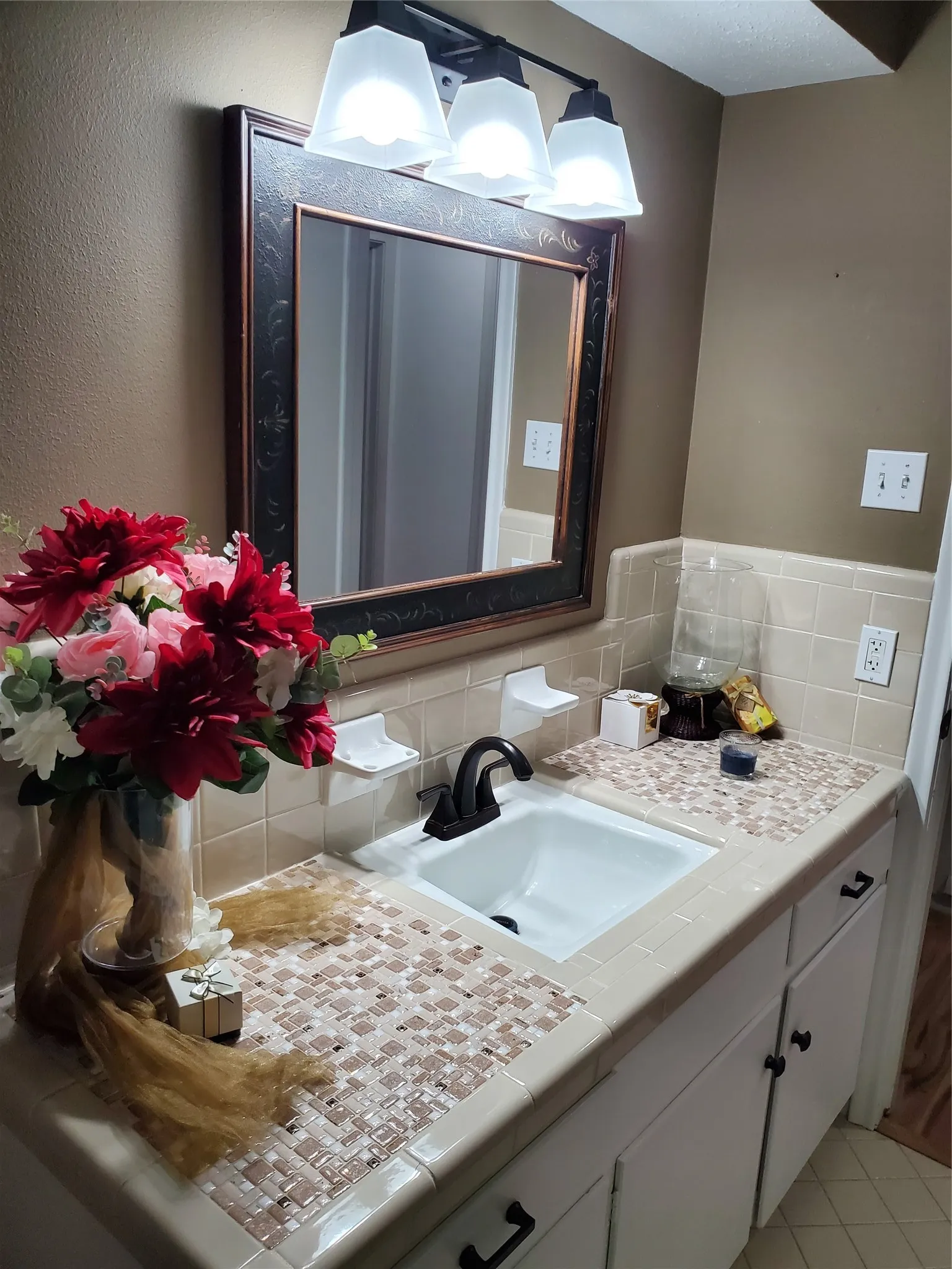 7422 Guest Bathroom