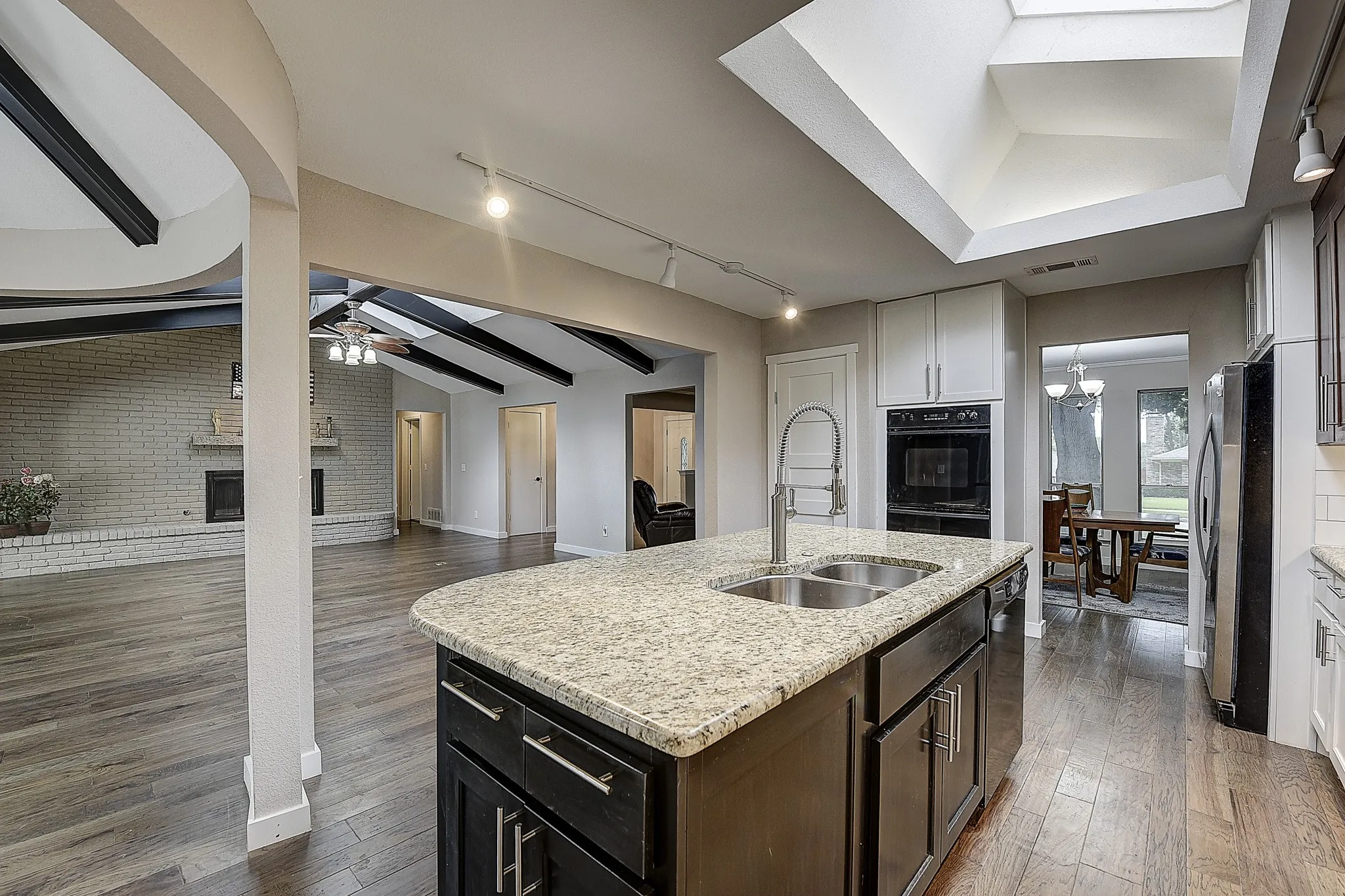 Single Family Residence For Sale in Collin County , 2225 Stone Creek Drive, Plano, Texas 75075, 4 Bedroom, 3 Bathroom, 2 Garage spaces, 2,842 Sqft, built in 1974, mls#21296278, Real Estate Agent in Plano, Homes For Sale in Collin county, Homes For Sale in Plano, Realtor in Plano Texas, Real Estate Brokerage Independent Realty Texas, Luminita Cordes Realtor