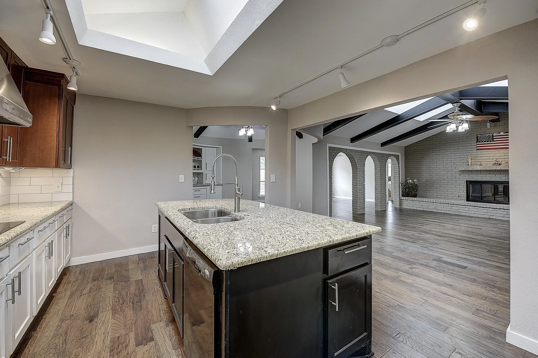 Single Family Residence For Sale in Collin County , 2225 Stone Creek Drive, Plano, Texas 75075, 4 Bedroom, 3 Bathroom, 2 Garage spaces, 2,842 Sqft, built in 1974, mls#21296278, Real Estate Agent in Plano, Homes For Sale in Collin county, Homes For Sale in Plano, Realtor in Plano Texas, Real Estate Brokerage Independent Realty Texas, Luminita Cordes Realtor