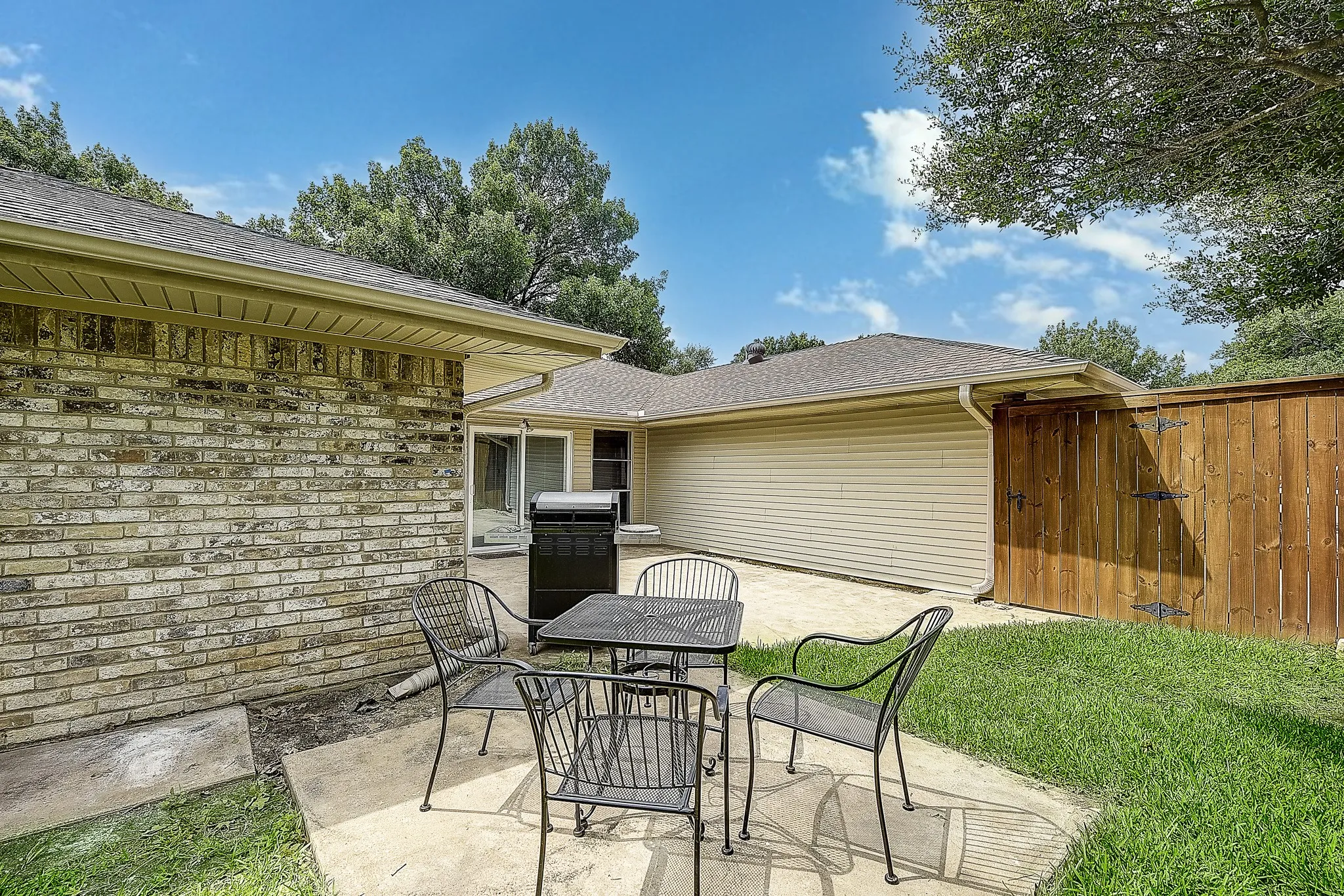 Single Family Residence For Sale in Collin County , 2225 Stone Creek Drive, Plano, Texas 75075, 4 Bedroom, 3 Bathroom, 2 Garage spaces, 2,842 Sqft, built in 1974, mls#21296278, Real Estate Agent in Plano, Homes For Sale in Collin county, Homes For Sale in Plano, Realtor in Plano Texas, Real Estate Brokerage Independent Realty Texas, Luminita Cordes Realtor