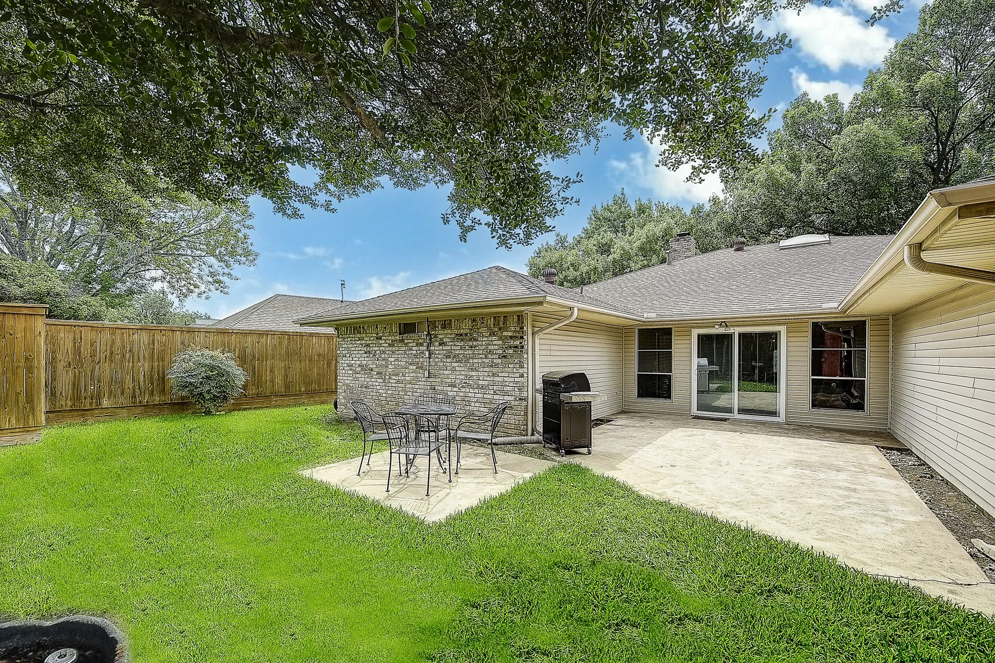 Single Family Residence For Sale in Collin County , 2225 Stone Creek Drive, Plano, Texas 75075, 4 Bedroom, 3 Bathroom, 2 Garage spaces, 2,842 Sqft, built in 1974, mls#21296278, Real Estate Agent in Plano, Homes For Sale in Collin county, Homes For Sale in Plano, Realtor in Plano Texas, Real Estate Brokerage Independent Realty Texas, Luminita Cordes Realtor
