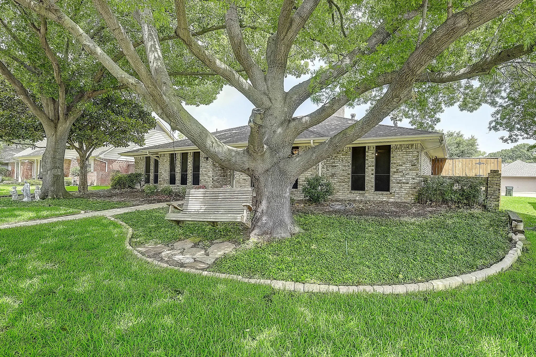 Single Family Residence For Sale in Collin County , 2225 Stone Creek Drive, Plano, Texas 75075, 4 Bedroom, 3 Bathroom, 2 Garage spaces, 2,842 Sqft, built in 1974, mls#21296278, Real Estate Agent in Plano, Homes For Sale in Collin county, Homes For Sale in Plano, Realtor in Plano Texas, Real Estate Brokerage Independent Realty Texas, Luminita Cordes Realtor