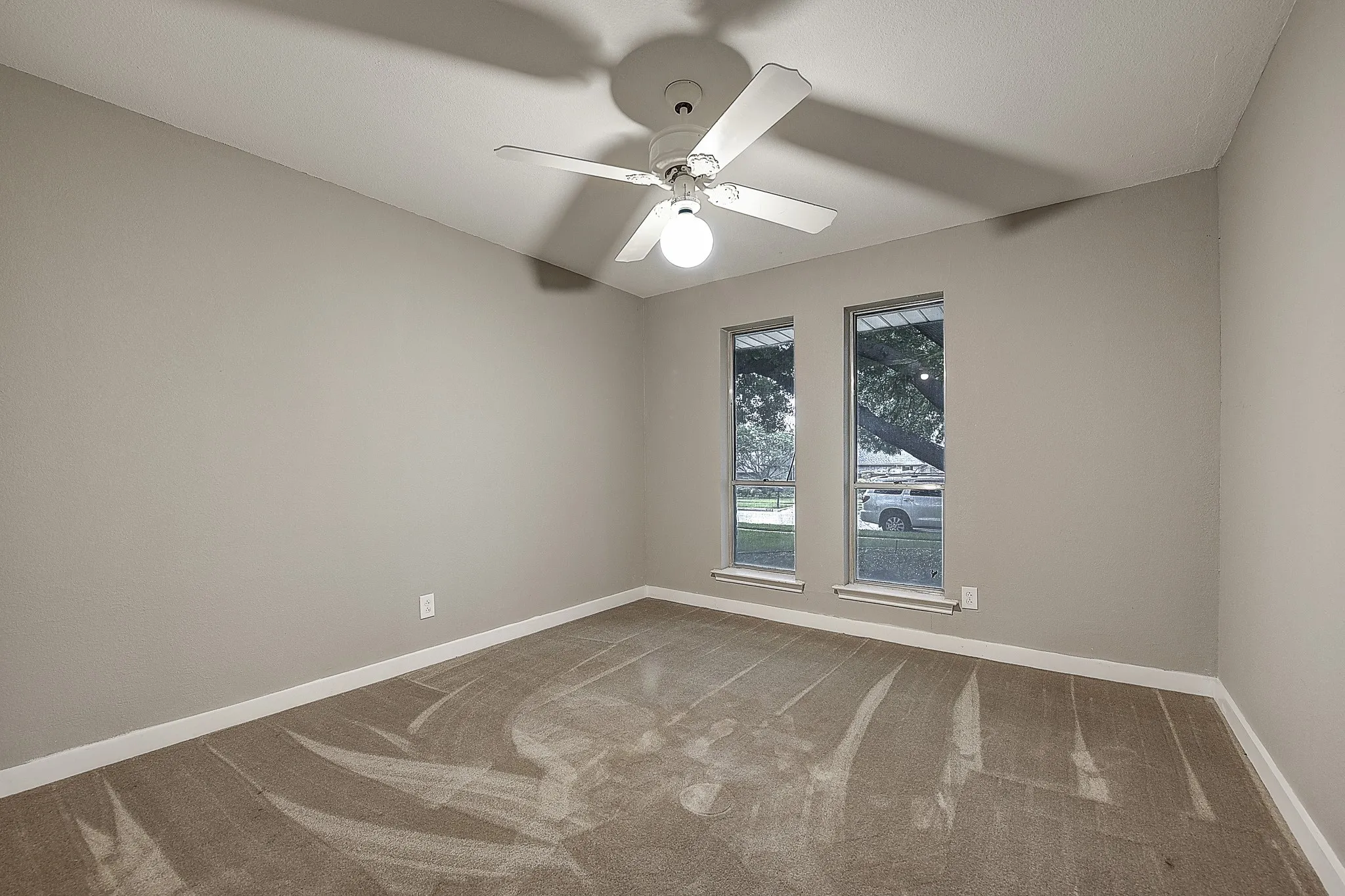 Single Family Residence For Sale in Collin County , 2225 Stone Creek Drive, Plano, Texas 75075, 4 Bedroom, 3 Bathroom, 2 Garage spaces, 2,842 Sqft, built in 1974, mls#21296278, Real Estate Agent in Plano, Homes For Sale in Collin county, Homes For Sale in Plano, Realtor in Plano Texas, Real Estate Brokerage Independent Realty Texas, Luminita Cordes Realtor