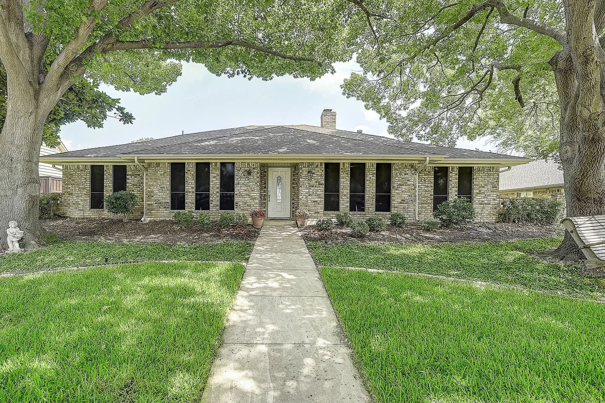 Single Family Residence For Sale in Collin County , 2225 Stone Creek Drive, Plano, Texas 75075, 4 Bedroom, 3 Bathroom, 2 Garage spaces, 2,842 Sqft, built in 1974, mls#21296278, Real Estate Agent in Plano, Homes For Sale in Collin county, Homes For Sale in Plano, Realtor in Plano Texas, Real Estate Brokerage Independent Realty Texas, Luminita Cordes Realtor