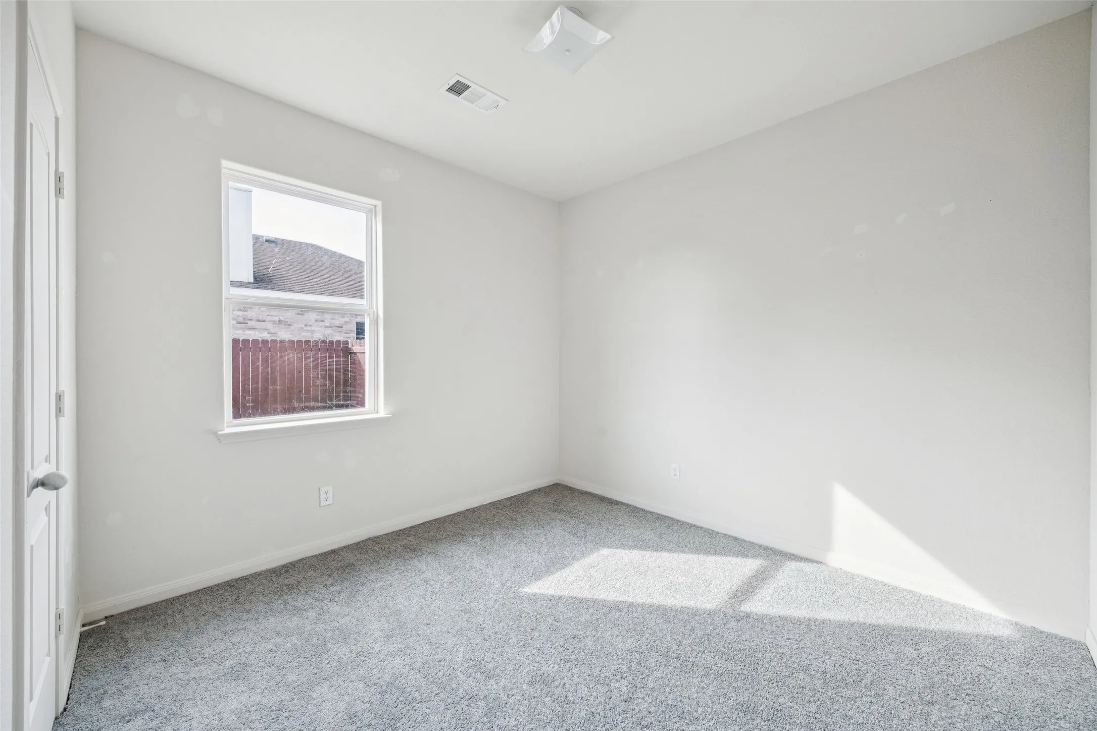 Single Family Residence For Sale in Dallas County , 1020 Walnut Ridge Drive, Hutchins, Texas 75141, 3 Bedroom, 2 Bathroom, 2 Garage spaces, 1,596 Sqft, built in 2018, mls#21309426, Real Estate Agent in Hutchins, Homes For Sale in Dallas county, Homes For Sale in Hutchins, Realtor in Hutchins Texas, Real Estate Brokerage Independent Realty Texas, Luminita Cordes Realtor