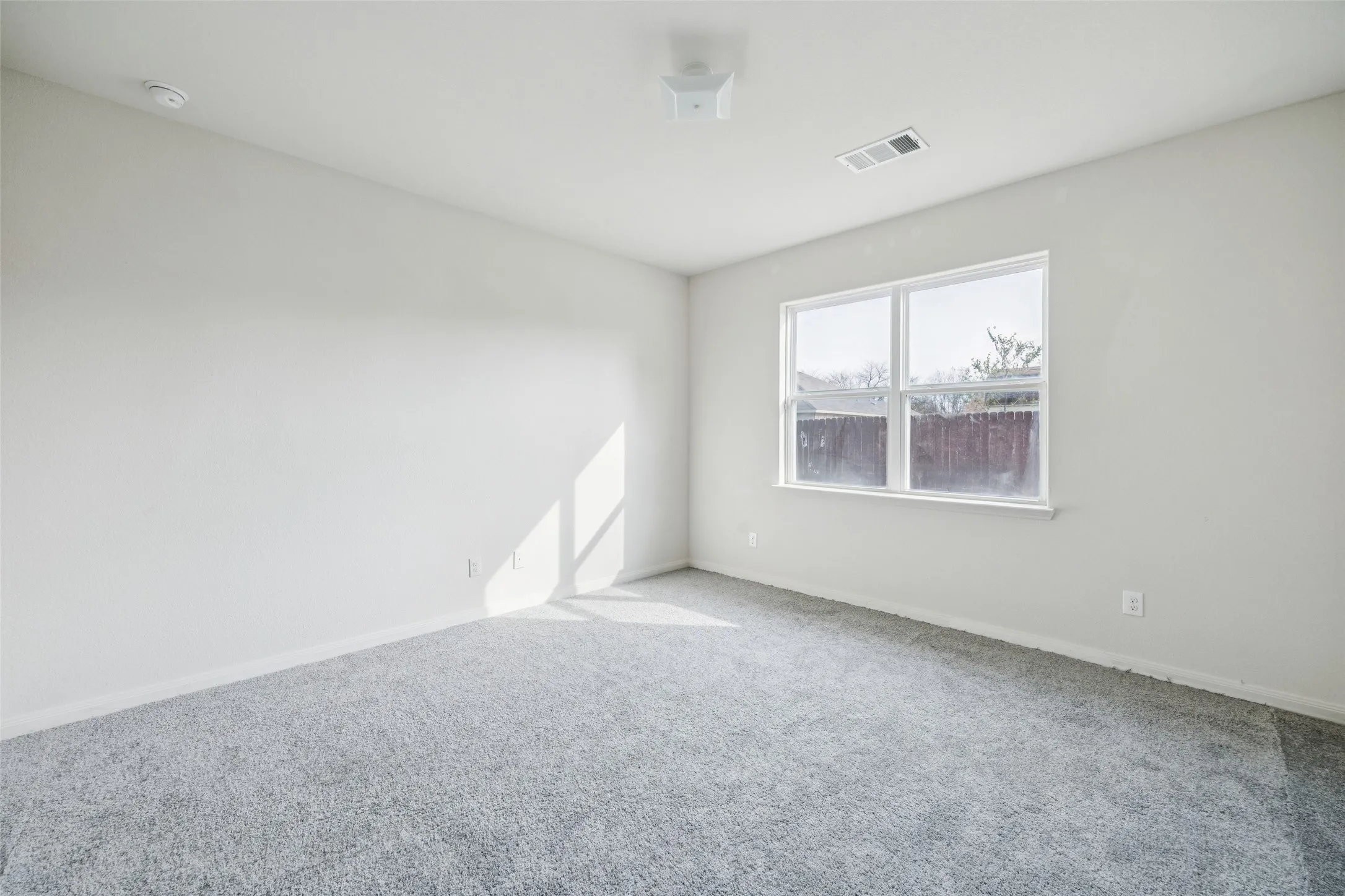 Single Family Residence For Sale in Dallas County , 1020 Walnut Ridge Drive, Hutchins, Texas 75141, 3 Bedroom, 2 Bathroom, 2 Garage spaces, 1,596 Sqft, built in 2018, mls#21309426, Real Estate Agent in Hutchins, Homes For Sale in Dallas county, Homes For Sale in Hutchins, Realtor in Hutchins Texas, Real Estate Brokerage Independent Realty Texas, Luminita Cordes Realtor
