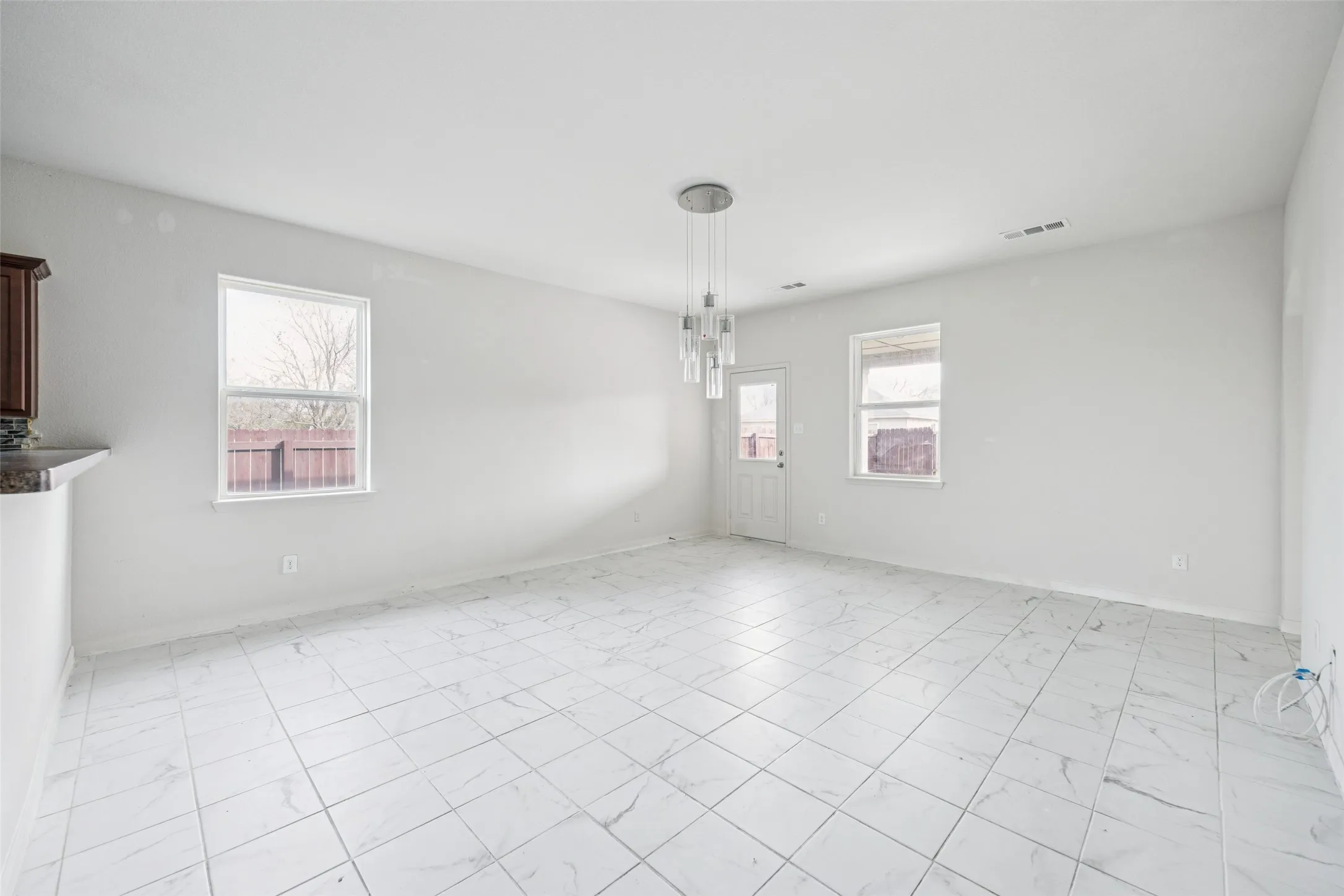 Single Family Residence For Sale in Dallas County , 1020 Walnut Ridge Drive, Hutchins, Texas 75141, 3 Bedroom, 2 Bathroom, 2 Garage spaces, 1,596 Sqft, built in 2018, mls#21309426, Real Estate Agent in Hutchins, Homes For Sale in Dallas county, Homes For Sale in Hutchins, Realtor in Hutchins Texas, Real Estate Brokerage Independent Realty Texas, Luminita Cordes Realtor