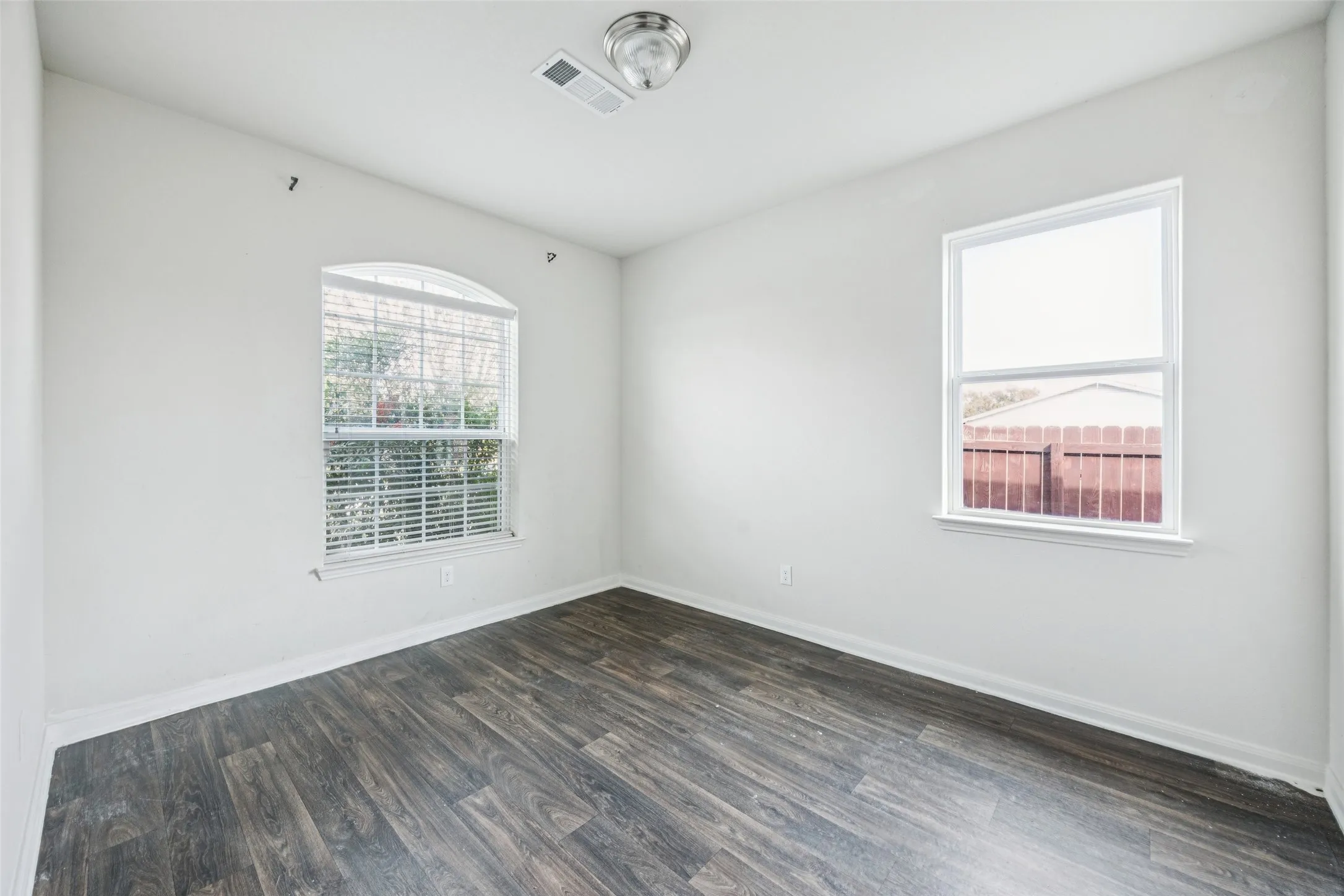 Single Family Residence For Sale in Dallas County , 1020 Walnut Ridge Drive, Hutchins, Texas 75141, 3 Bedroom, 2 Bathroom, 2 Garage spaces, 1,596 Sqft, built in 2018, mls#21309426, Real Estate Agent in Hutchins, Homes For Sale in Dallas county, Homes For Sale in Hutchins, Realtor in Hutchins Texas, Real Estate Brokerage Independent Realty Texas, Luminita Cordes Realtor